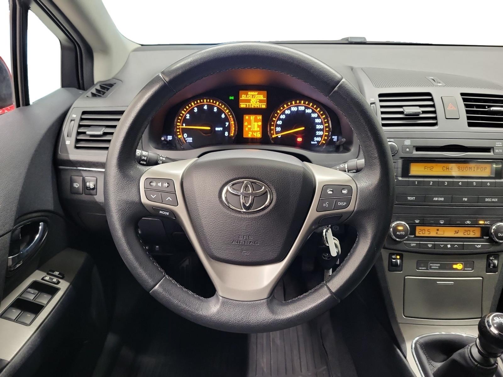 TOYOTA AVENSIS 2010