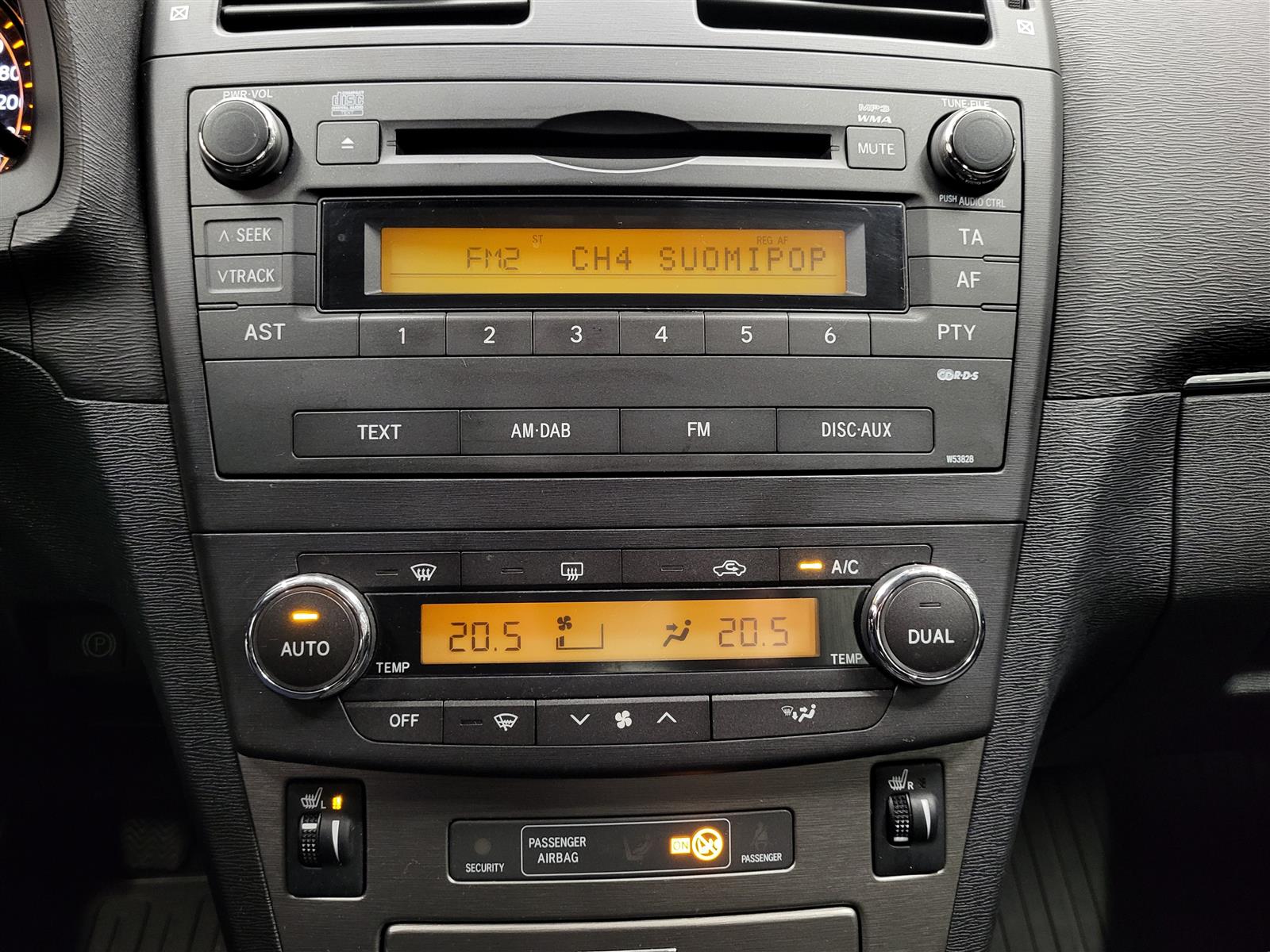 TOYOTA AVENSIS 2010