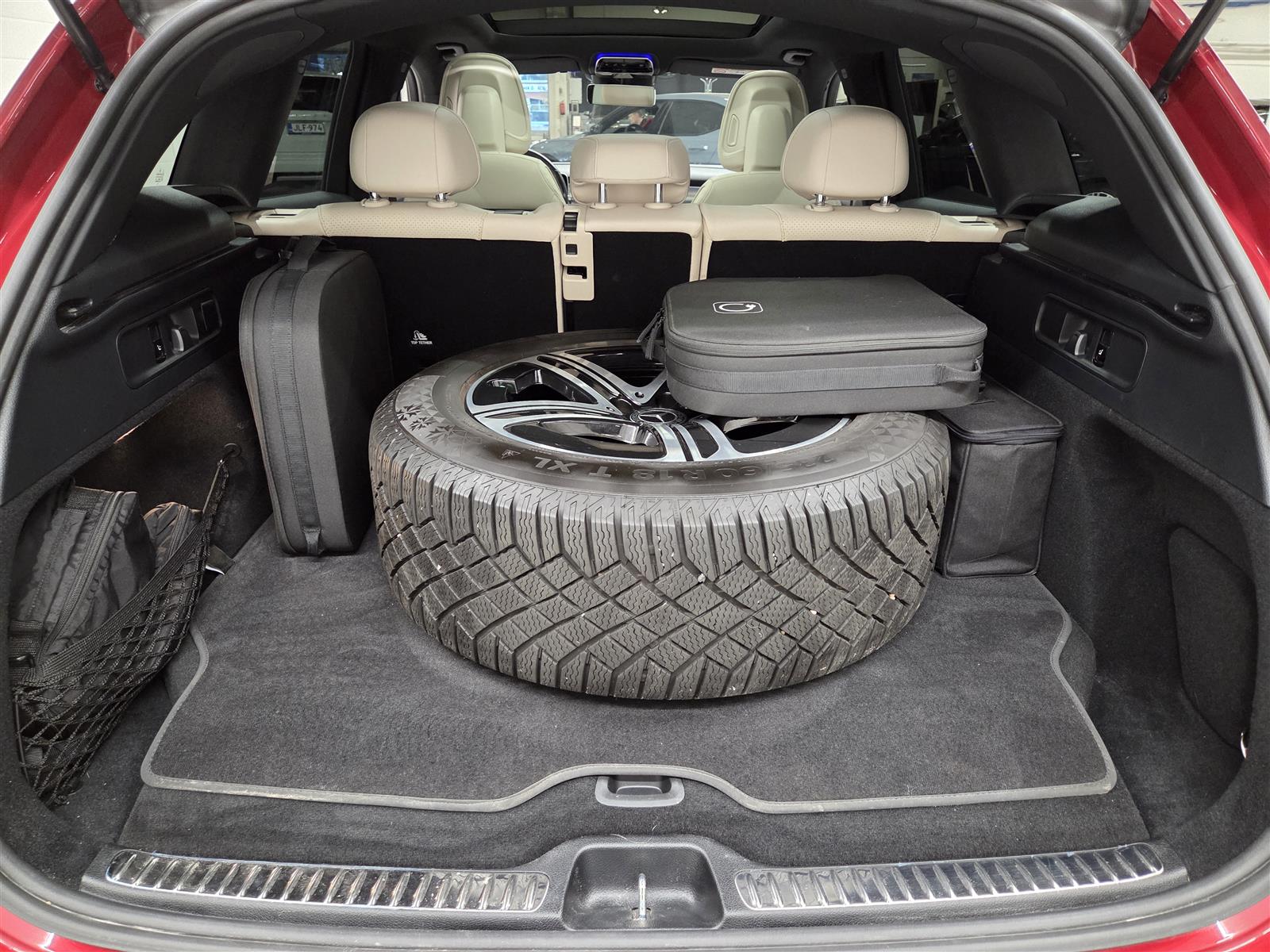 MERCEDES-BENZ GLC 2024