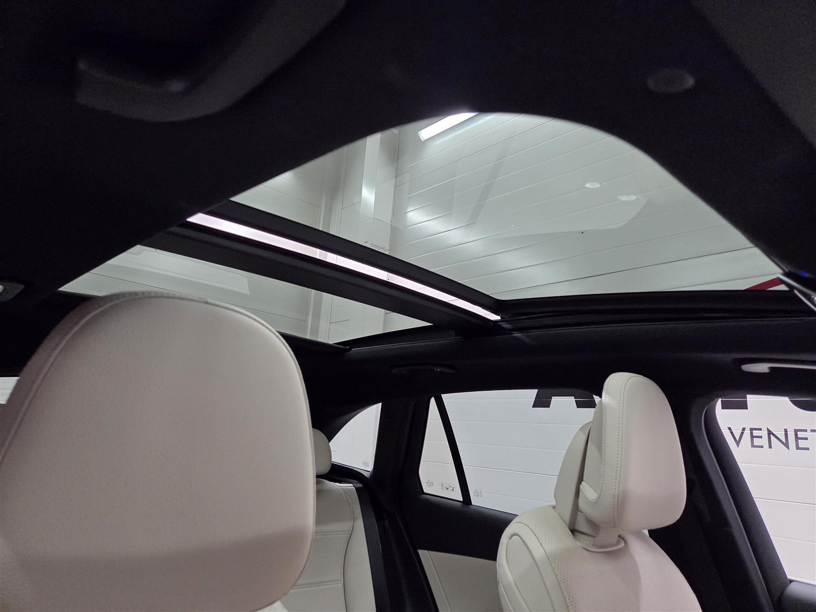 MERCEDES-BENZ GLC 2024