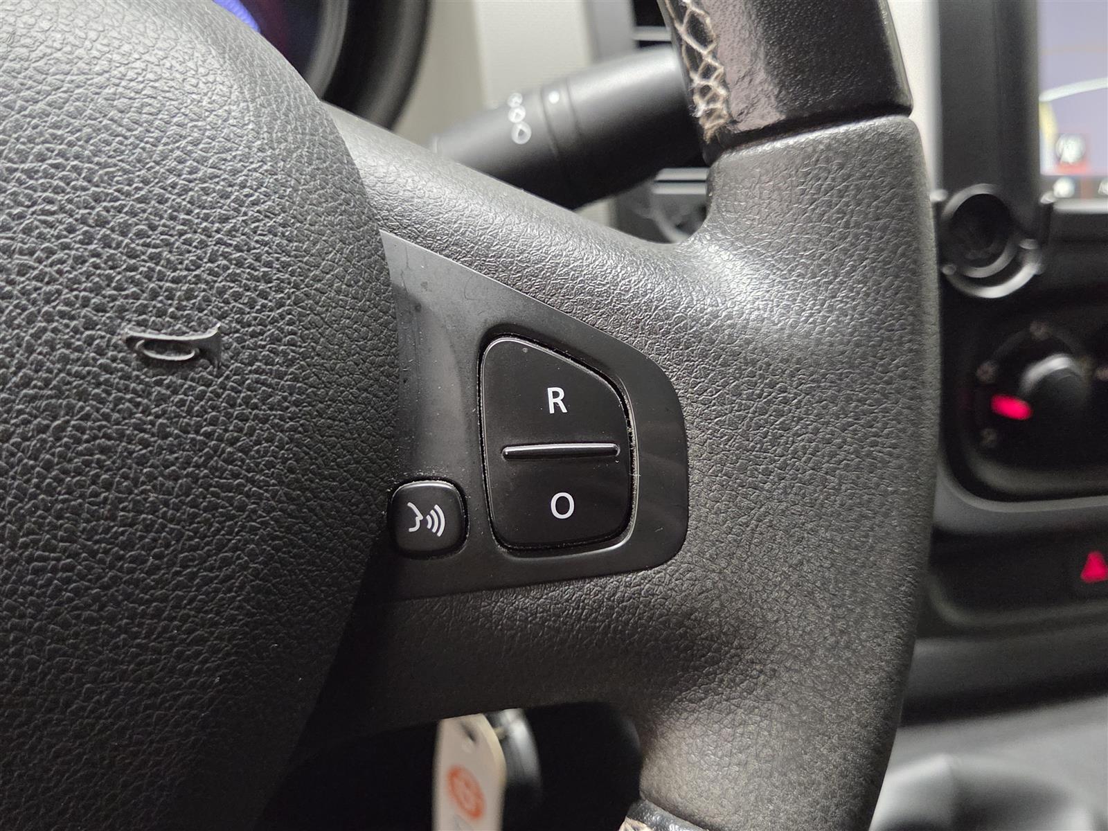 RENAULT TRAFIC 2017