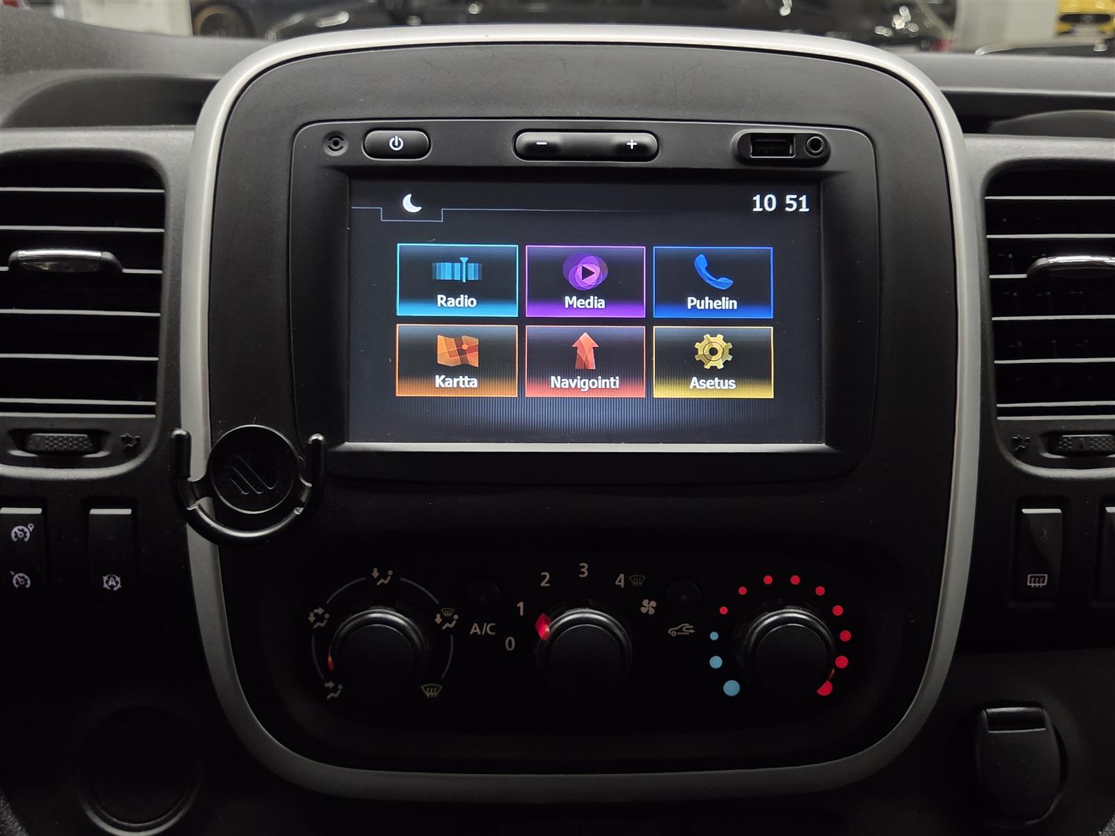 RENAULT TRAFIC 2017