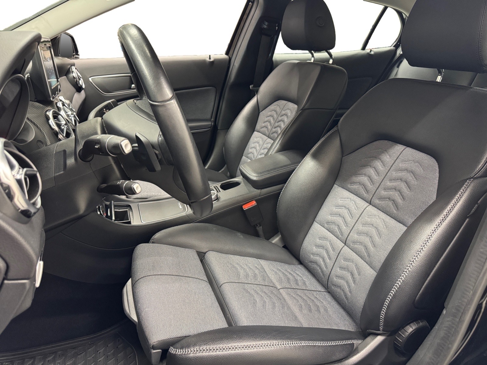 MERCEDES-BENZ GLA 2018