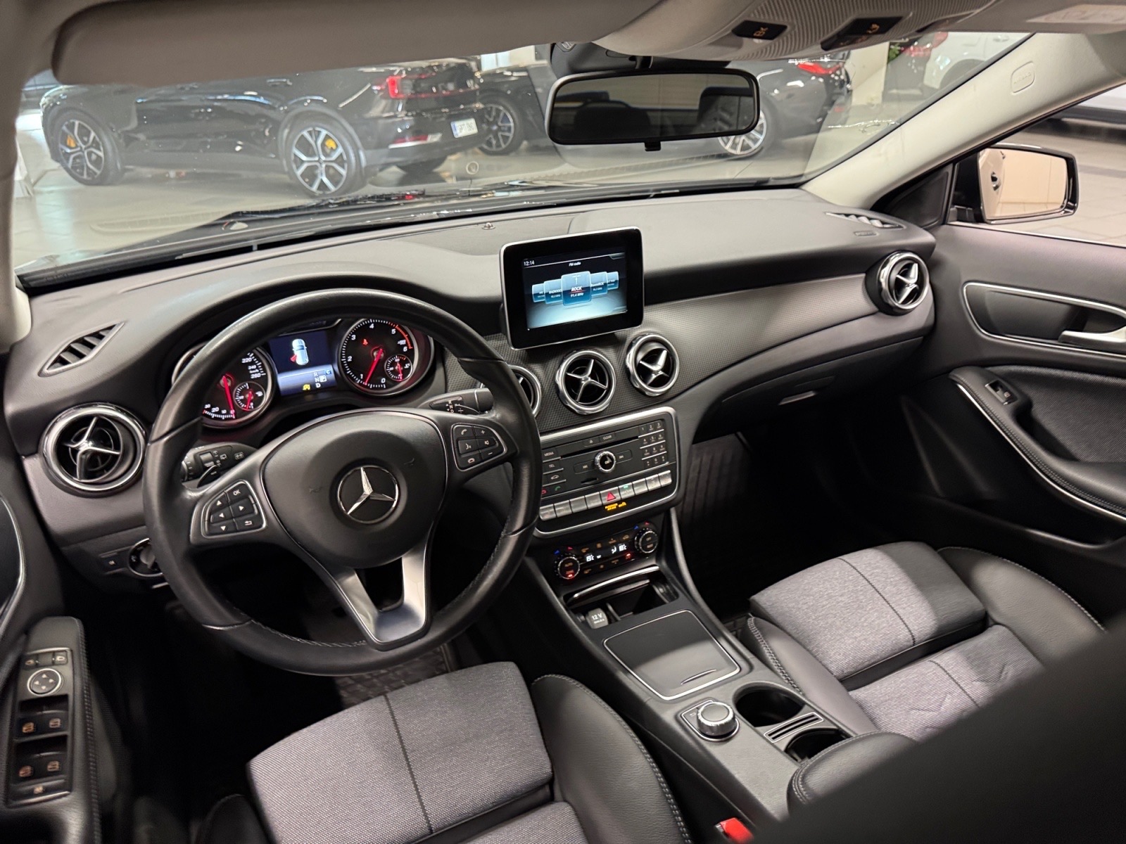 MERCEDES-BENZ GLA 2018