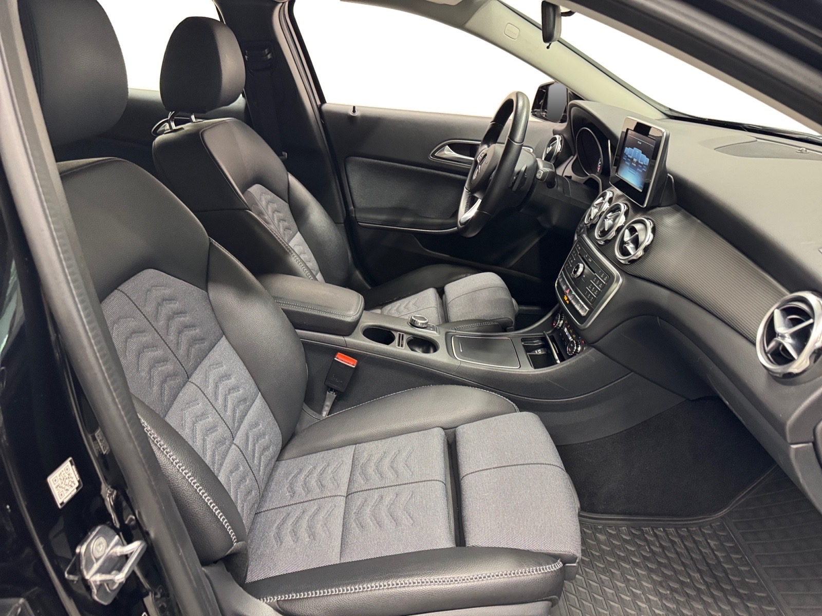 MERCEDES-BENZ GLA 2018