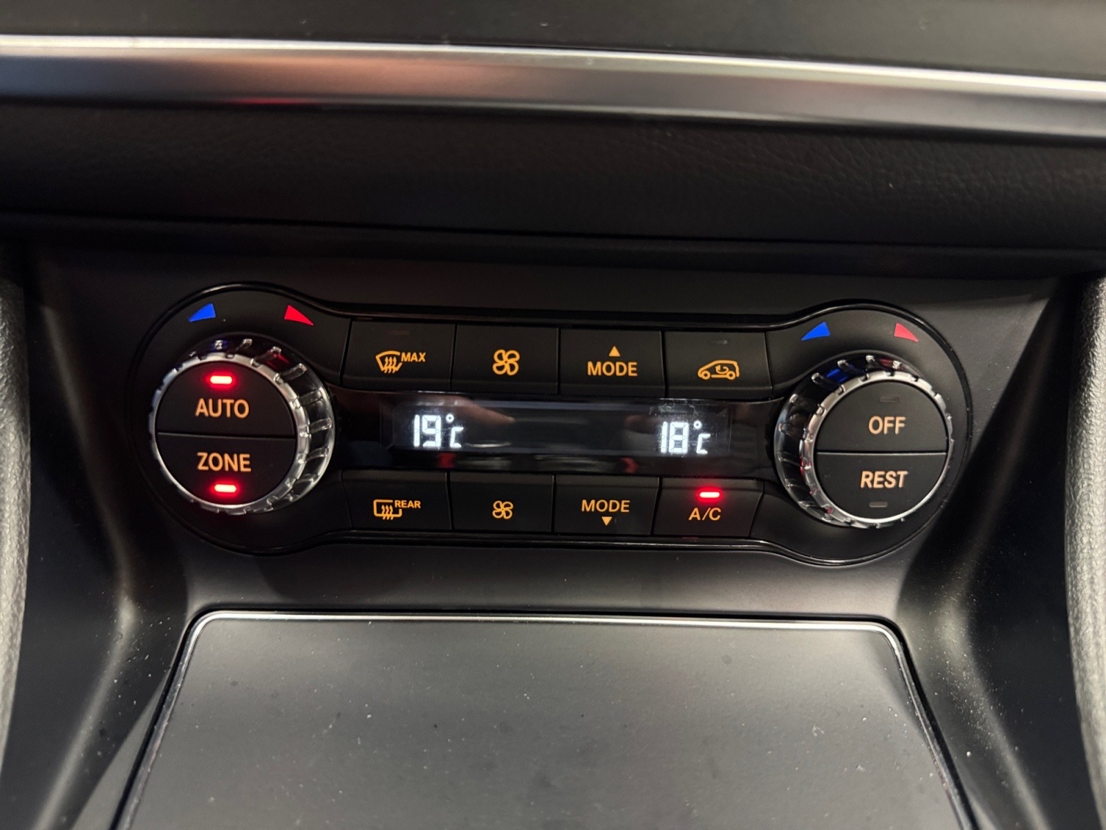 MERCEDES-BENZ GLA 2018