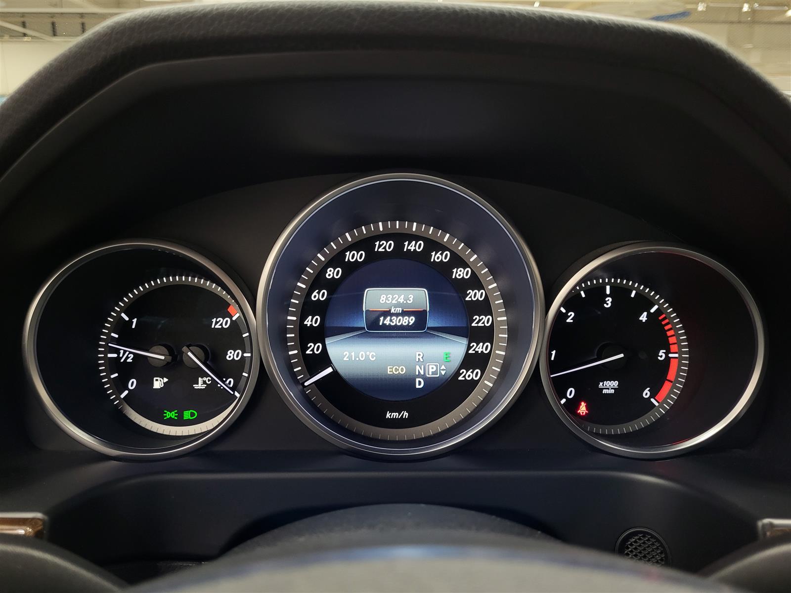 MERCEDES-BENZ E 2014