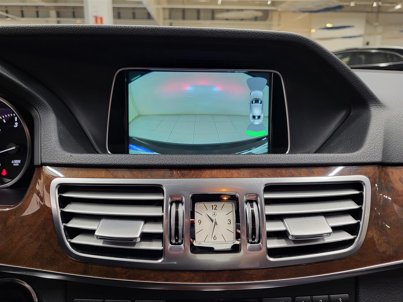 MERCEDES-BENZ E 2014