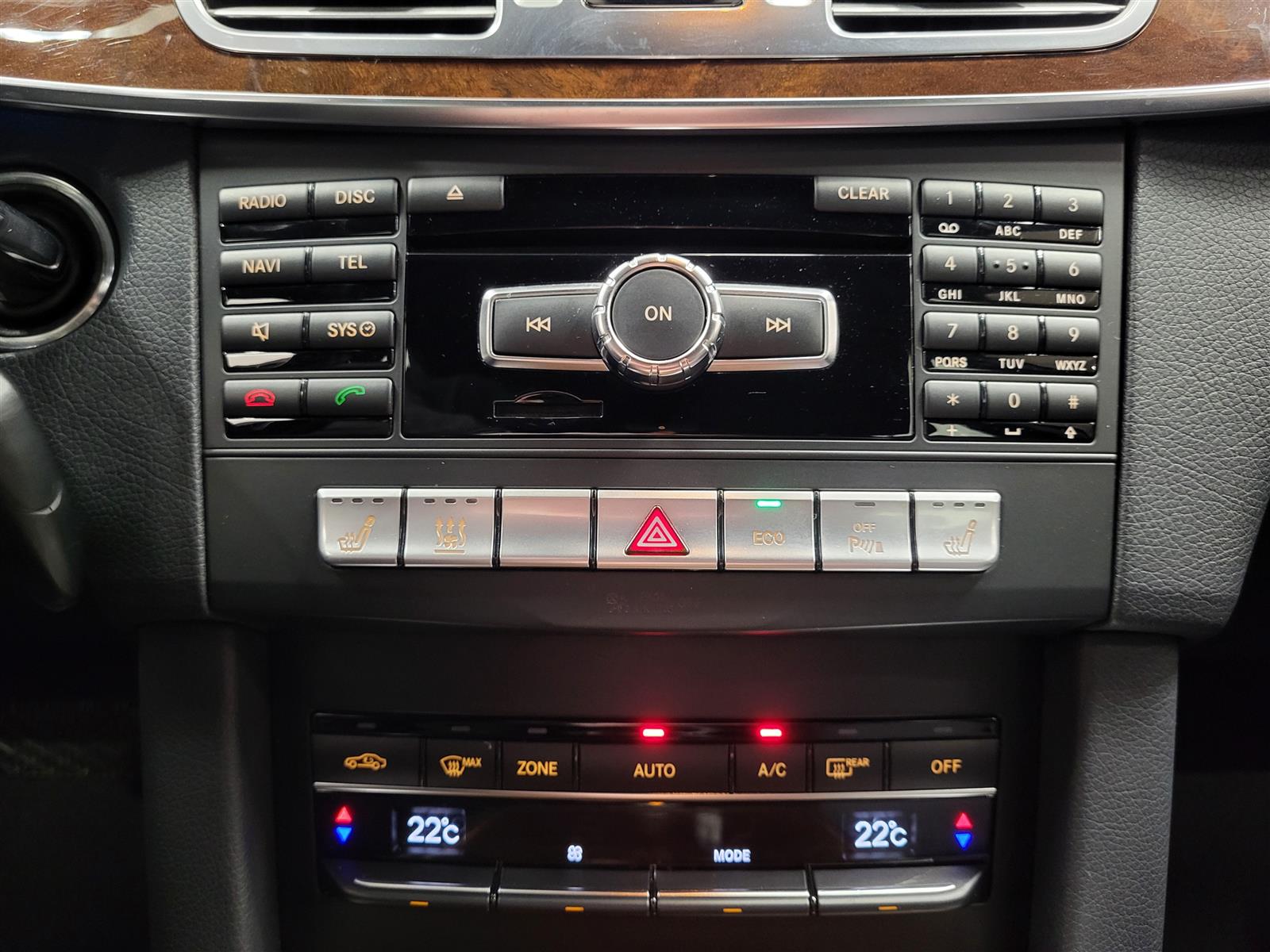 MERCEDES-BENZ E 2014