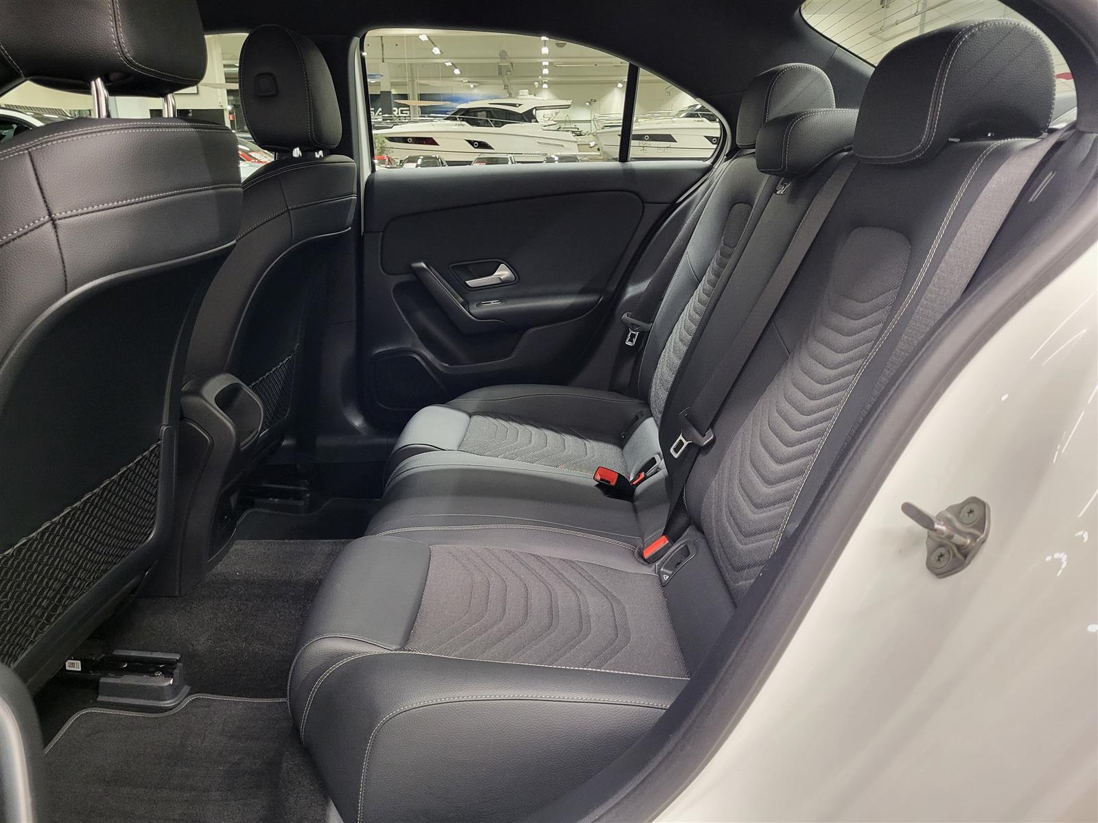 MERCEDES-BENZ A 2021