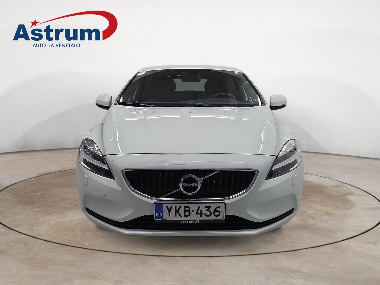 VOLVO V40 2018