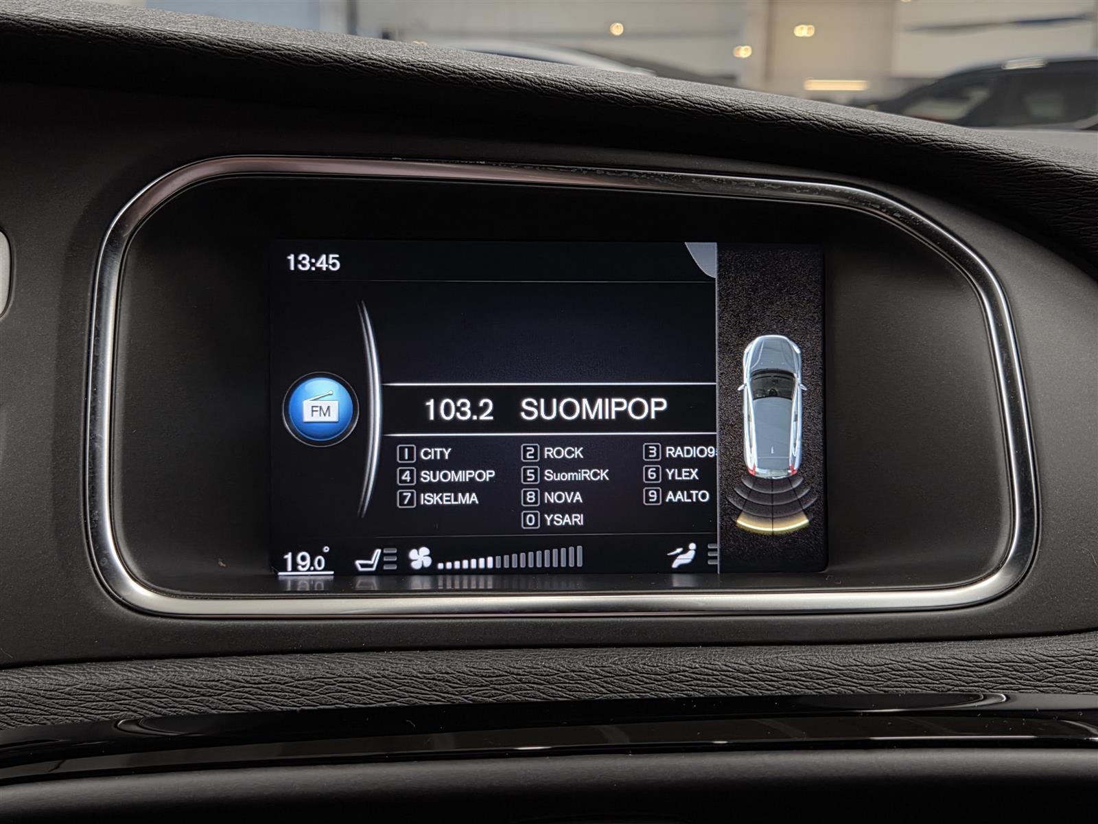 VOLVO V40 2018