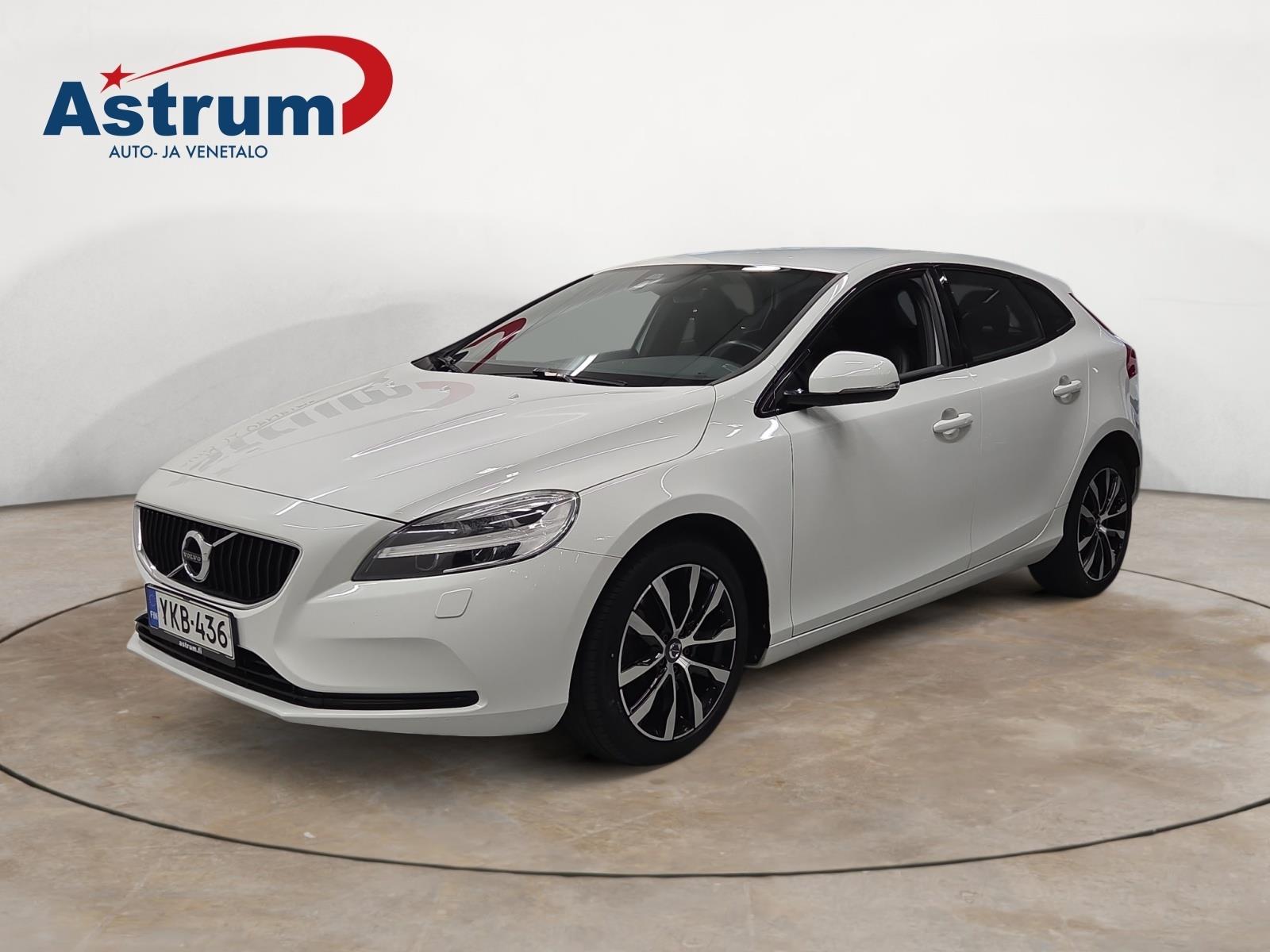 VOLVO V40 2018