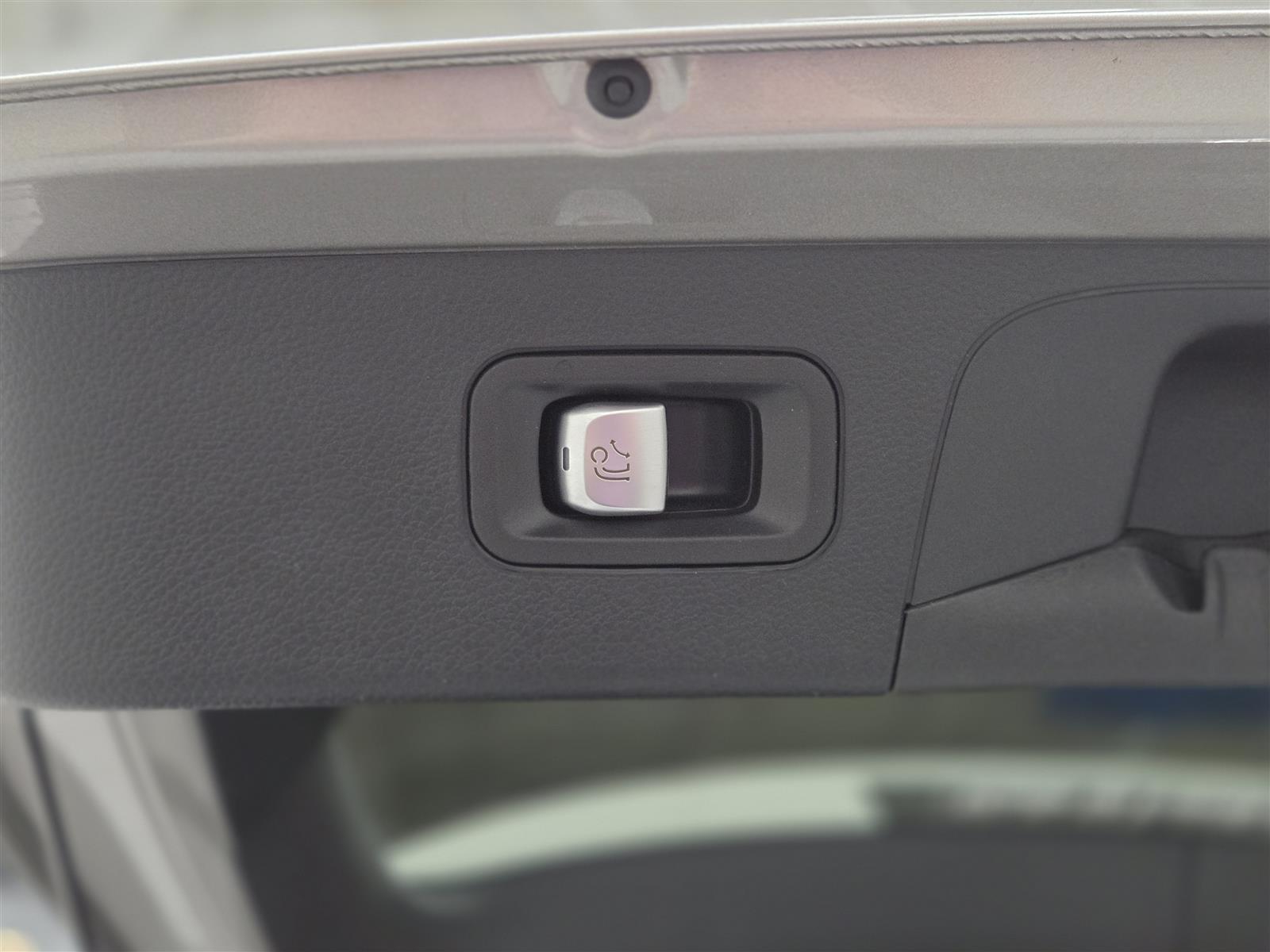 MERCEDES-BENZ GLC 2021
