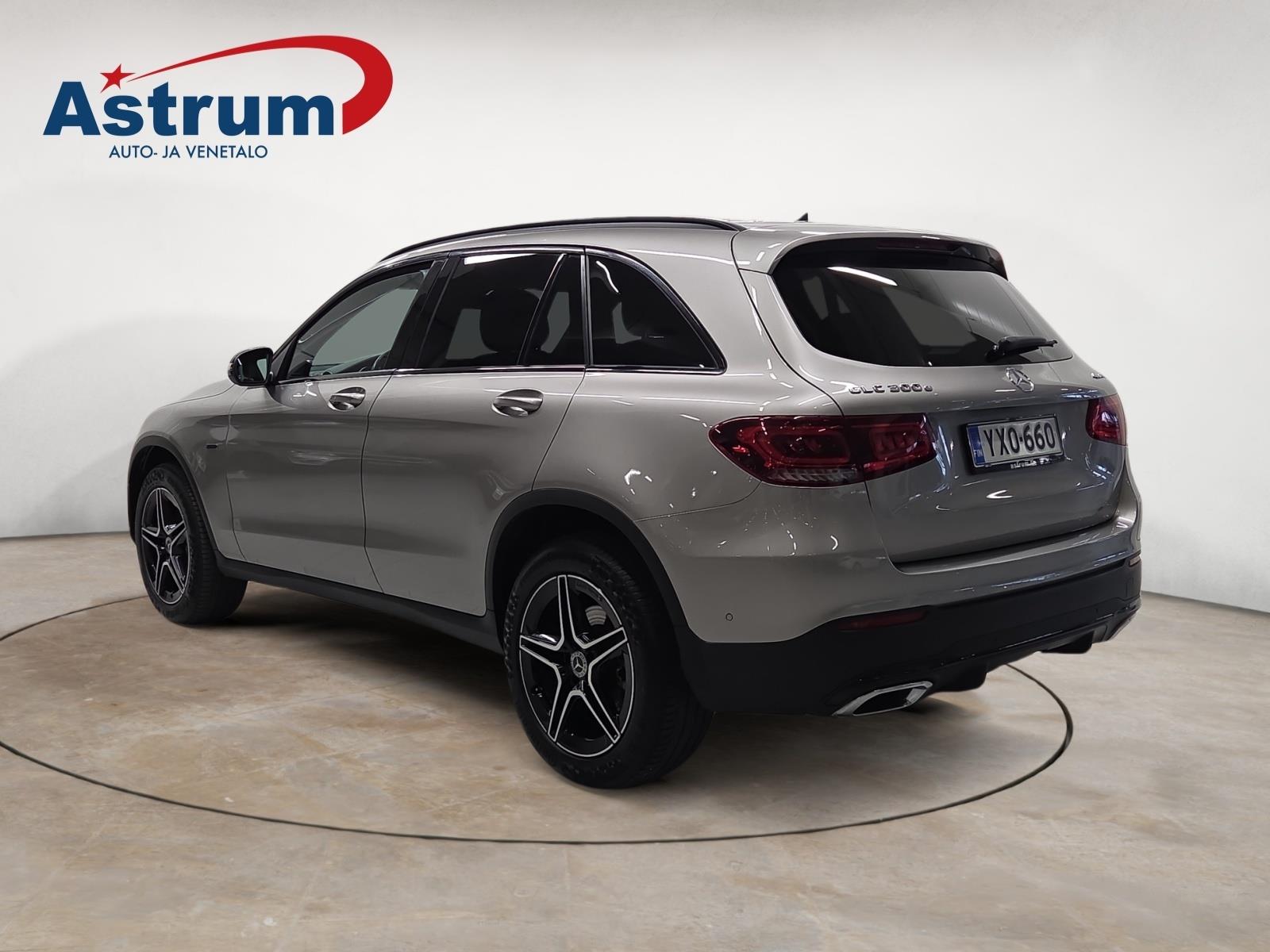 MERCEDES-BENZ GLC 2021