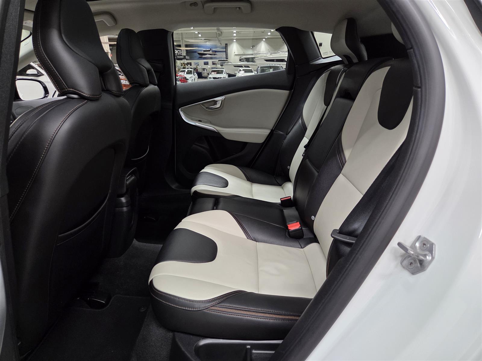 VOLVO V40 Cross Country 2017