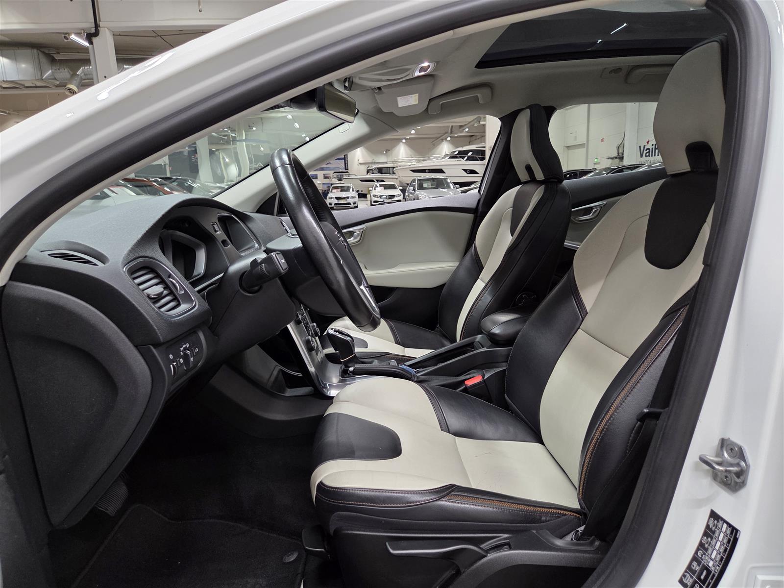 VOLVO V40 Cross Country 2017