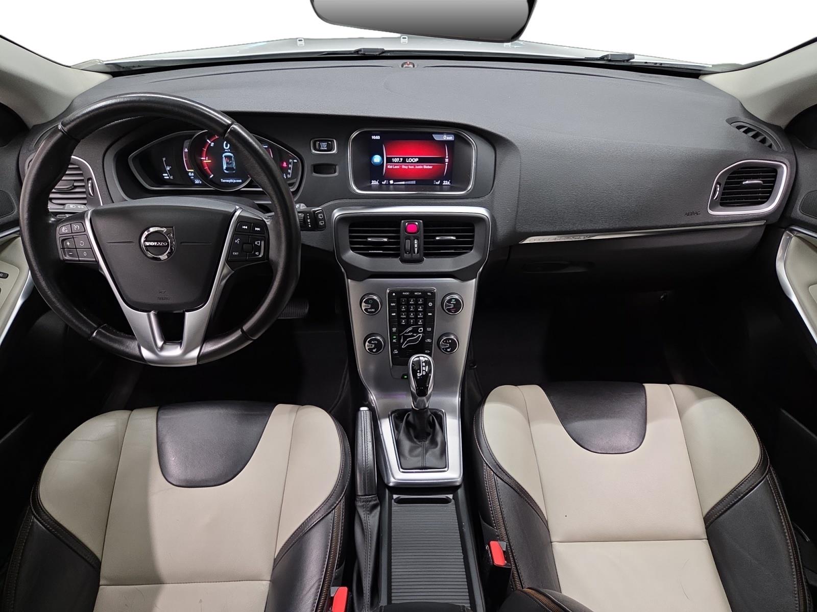 VOLVO V40 Cross Country 2017