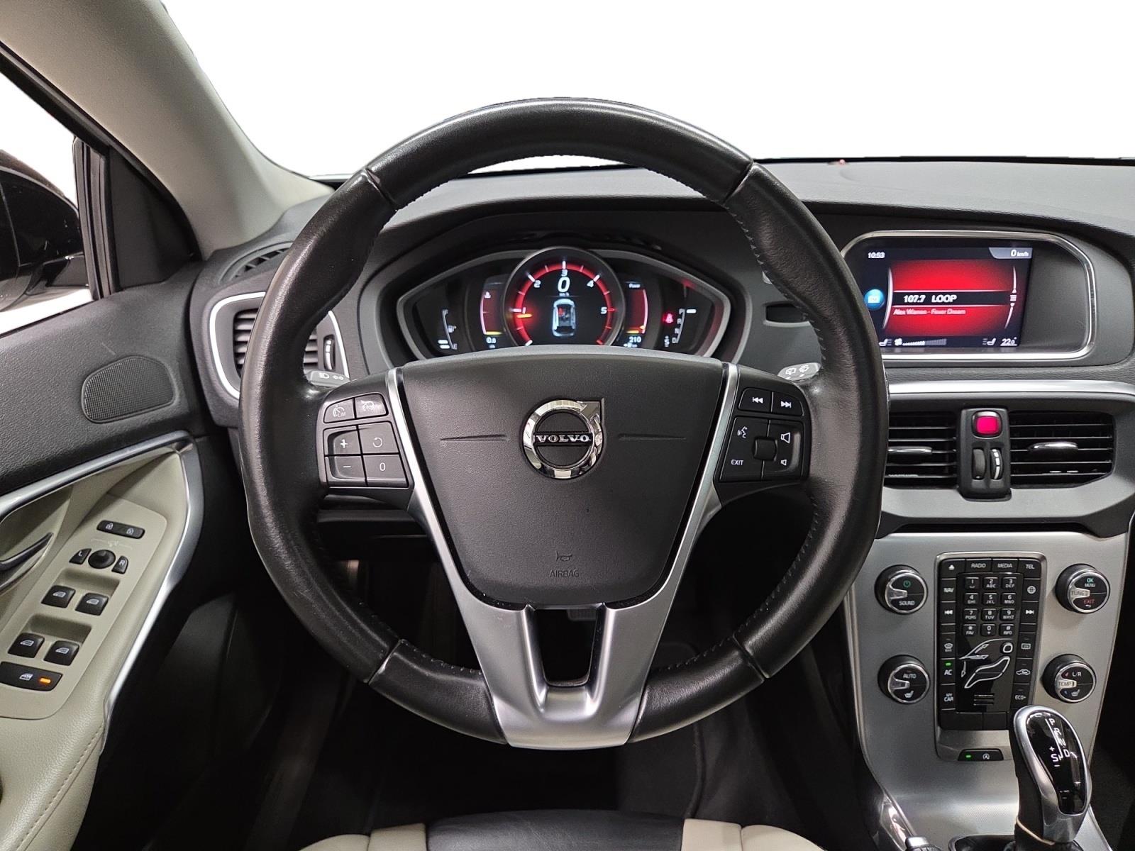 VOLVO V40 Cross Country 2017