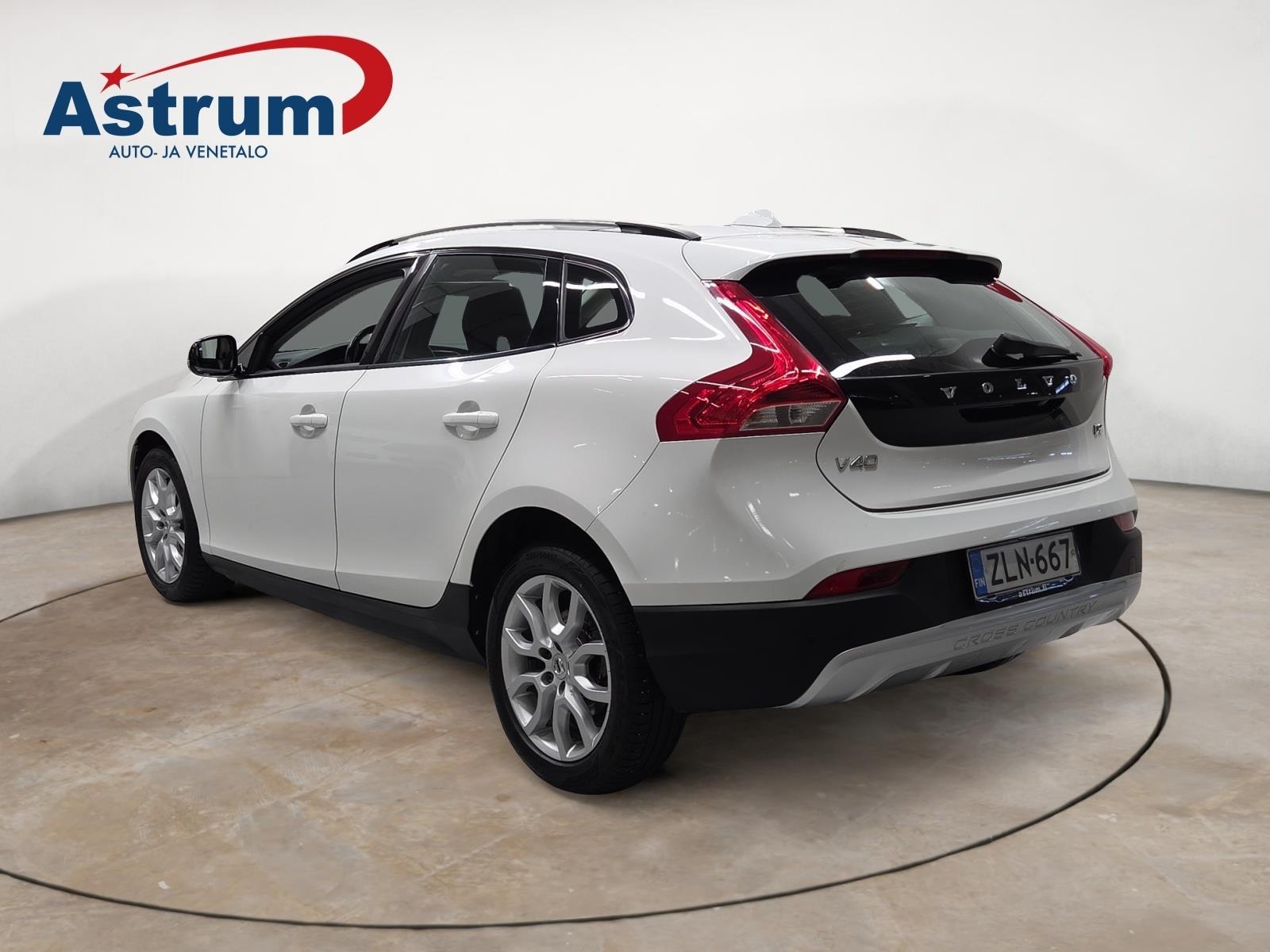 VOLVO V40 Cross Country 2017