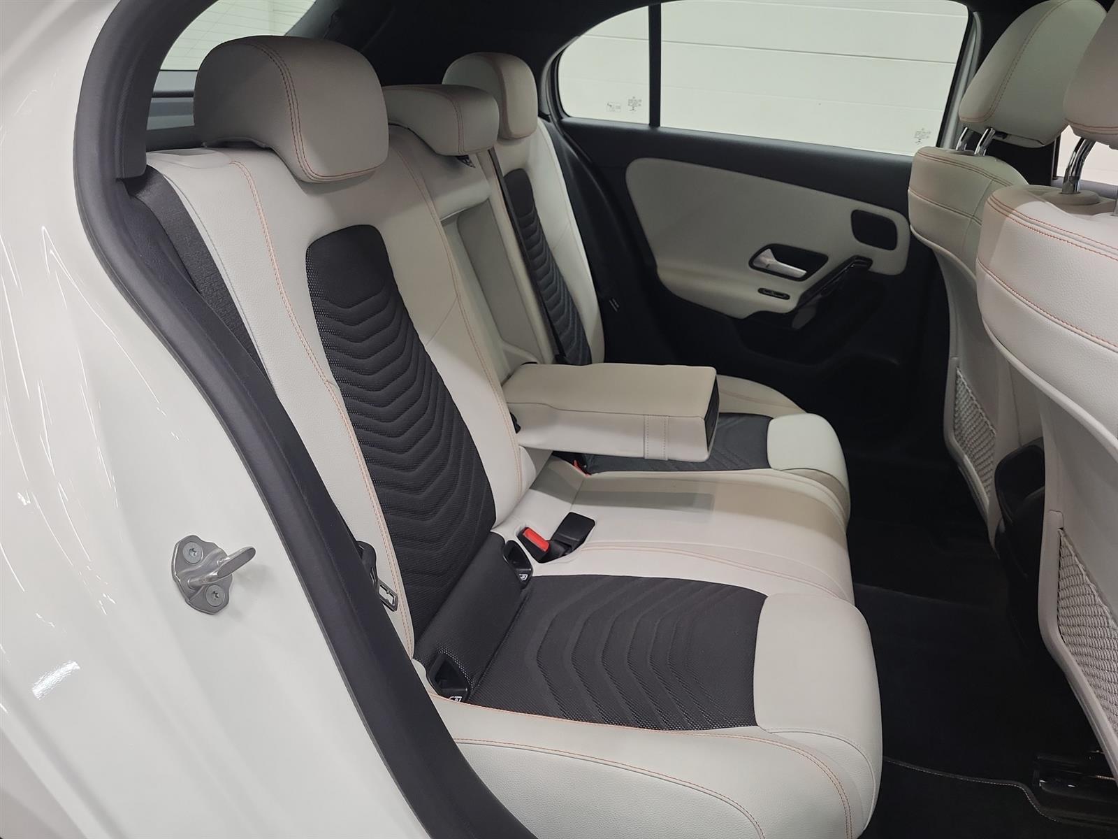 MERCEDES-BENZ A 2019