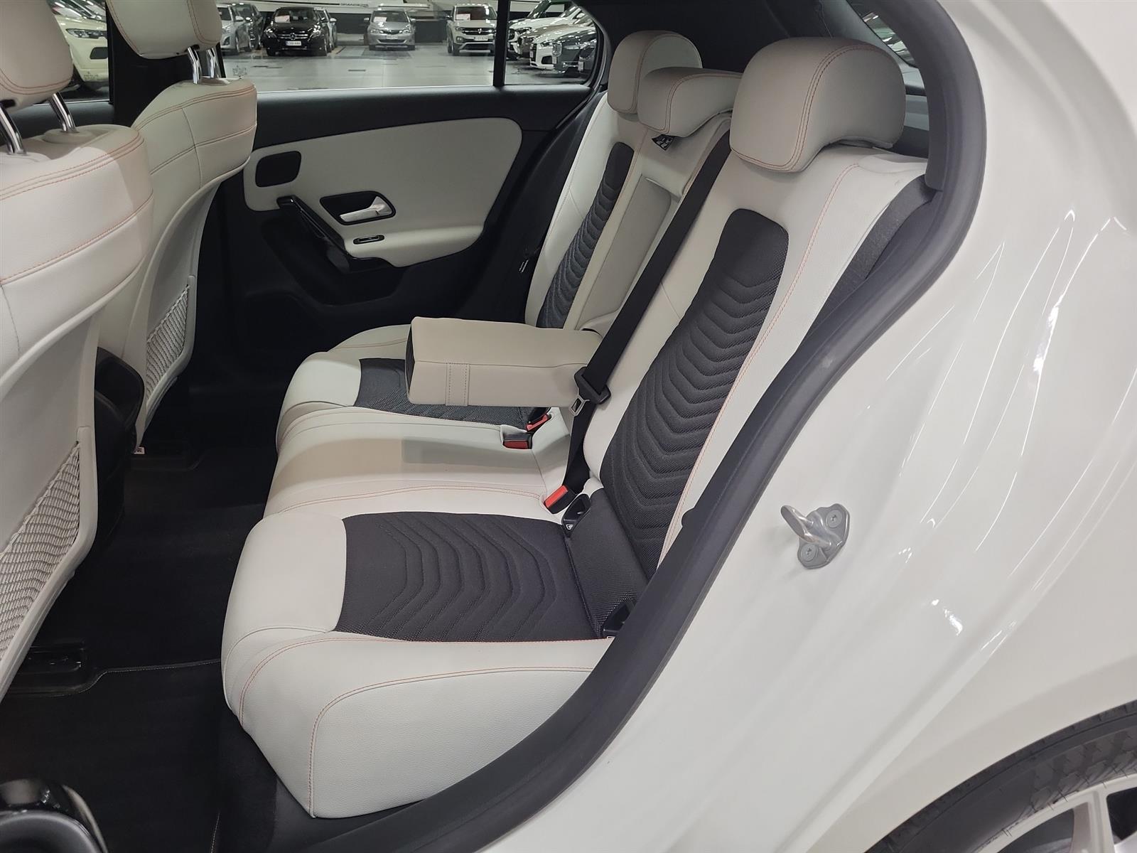 MERCEDES-BENZ A 2019