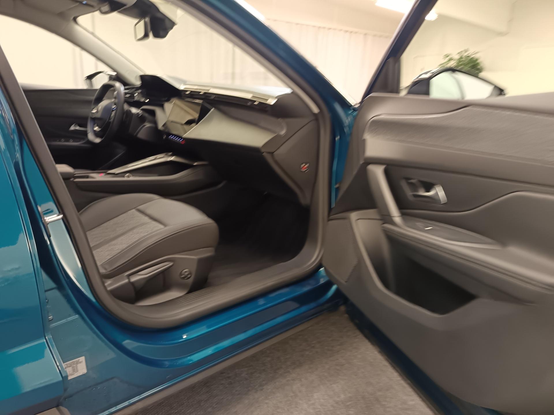 PEUGEOT 408 2023