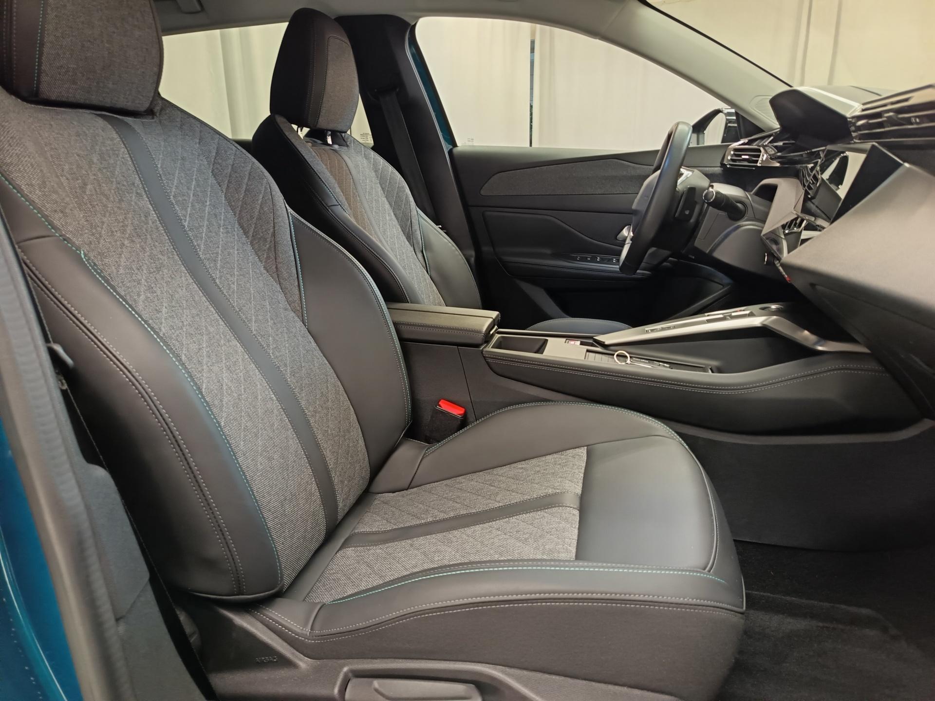 PEUGEOT 408 2023