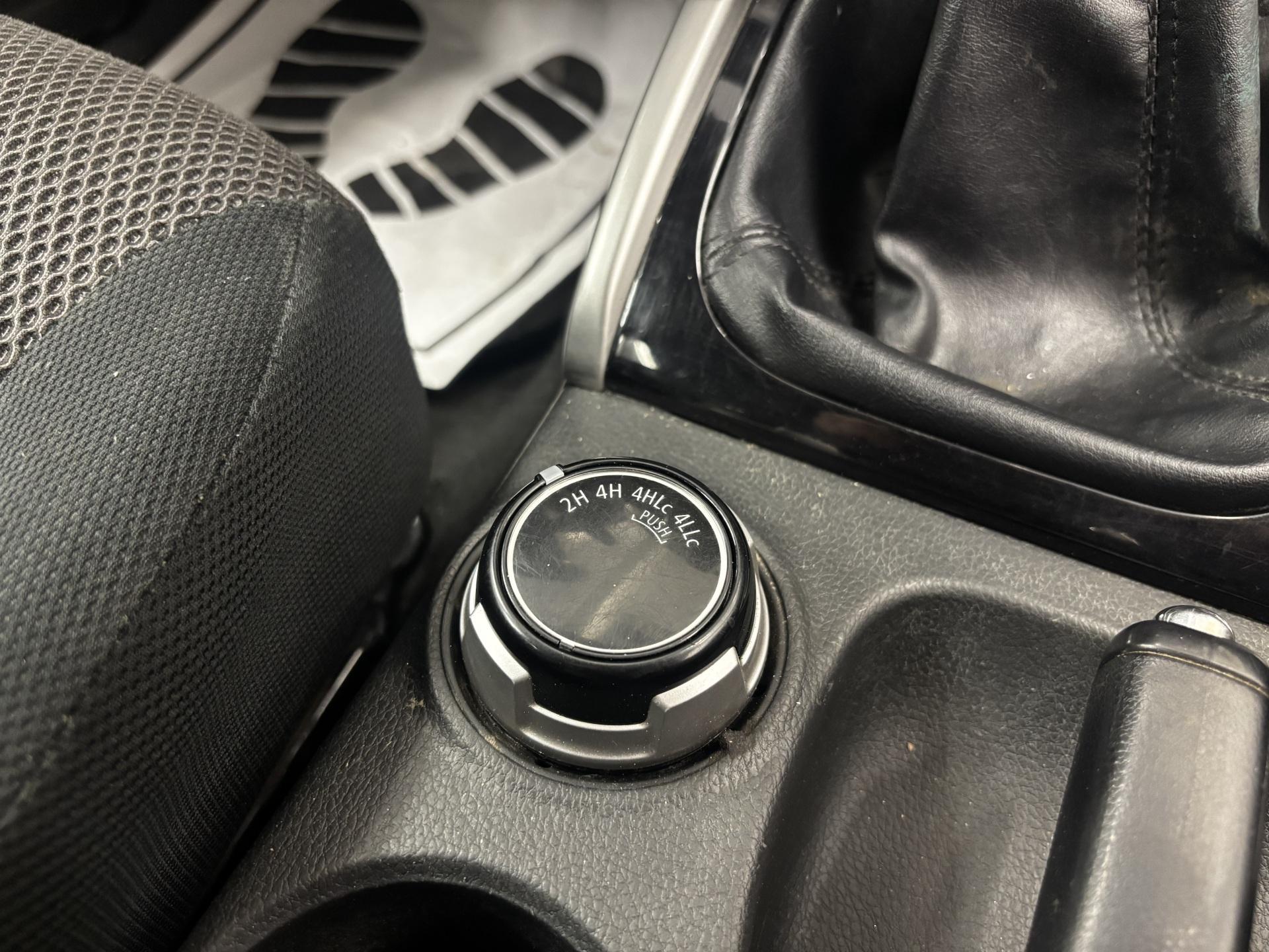 MITSUBISHI L200 2017