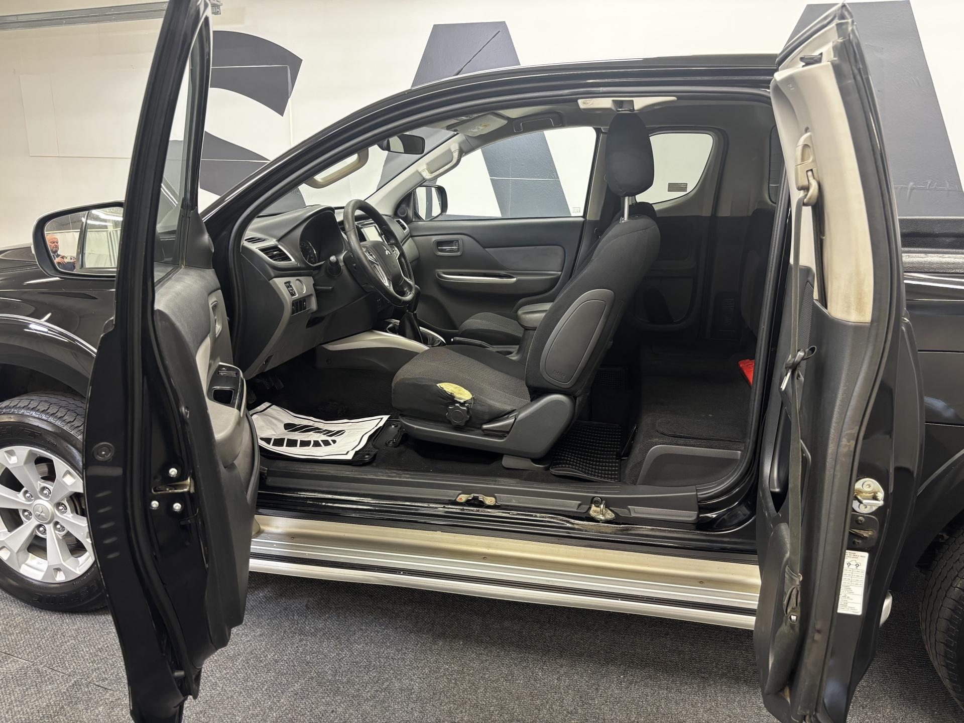 MITSUBISHI L200 2017
