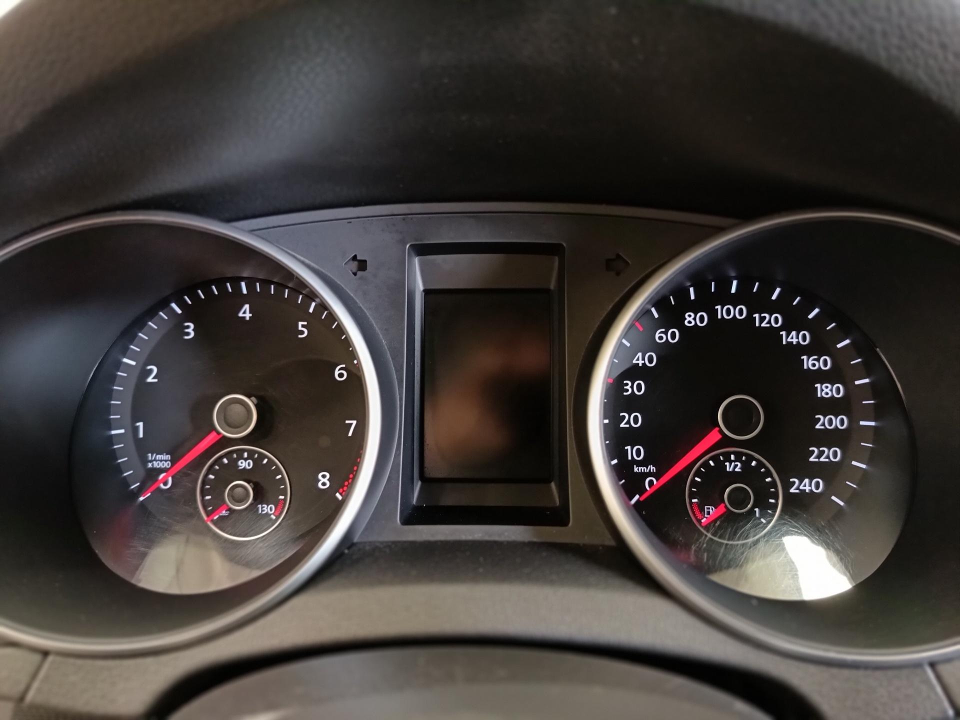 VOLKSWAGEN Golf 2012