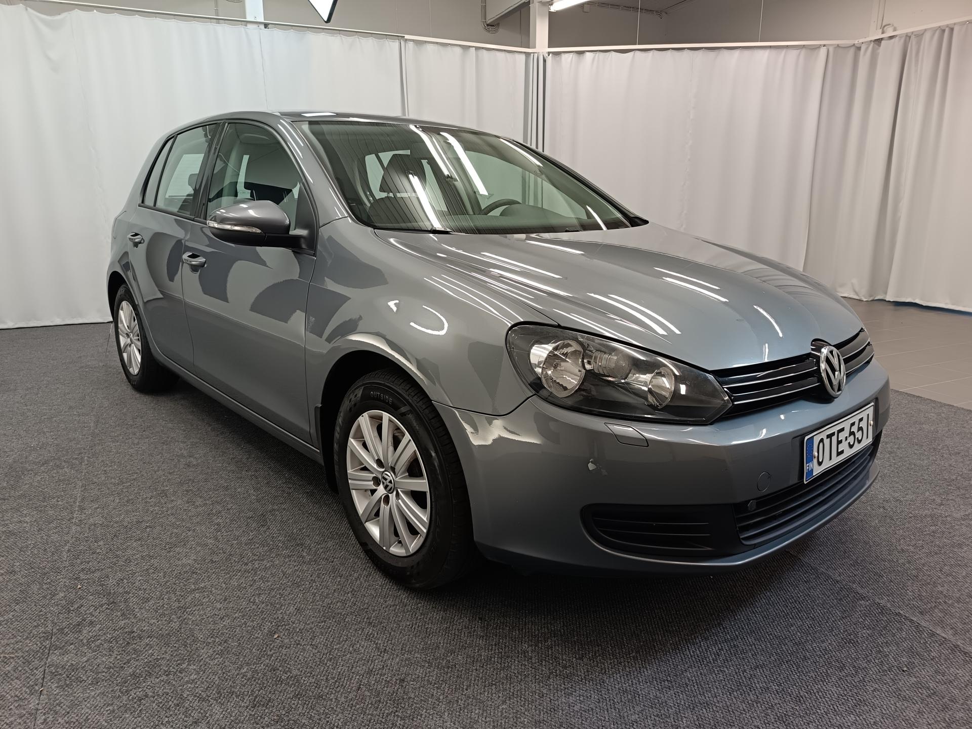 VOLKSWAGEN Golf 2012