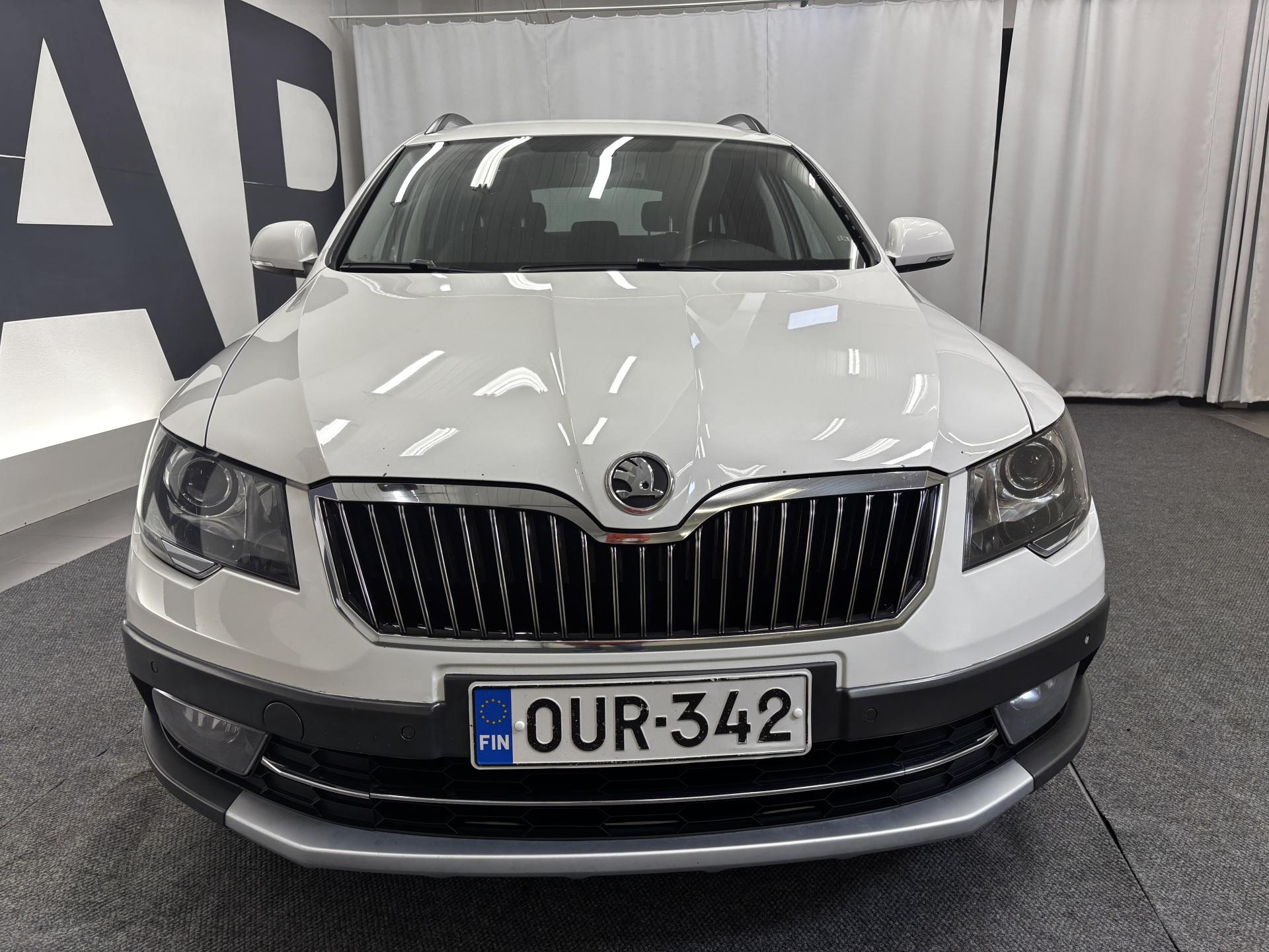 SKODA Superb 2014