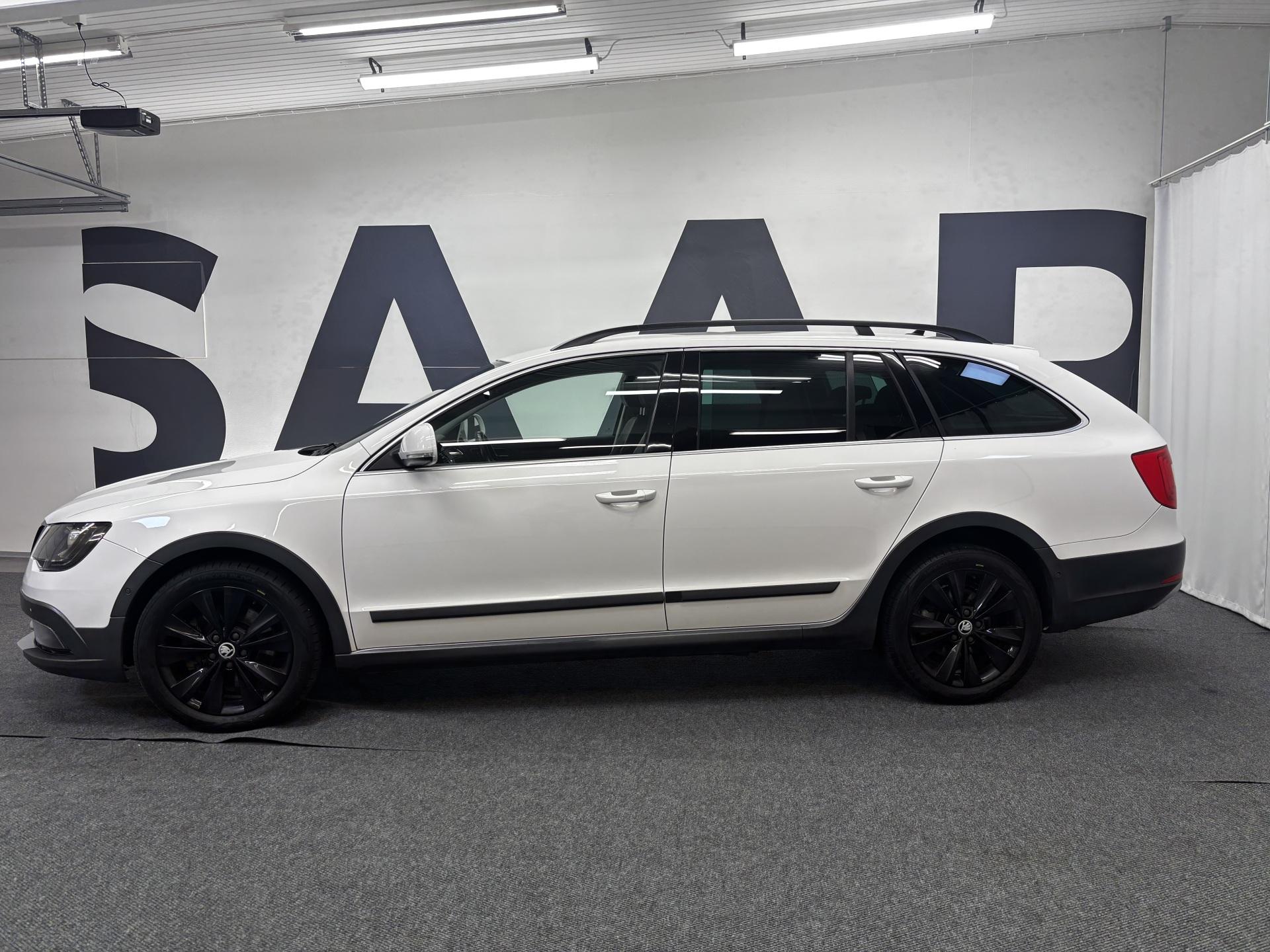 SKODA Superb 2014