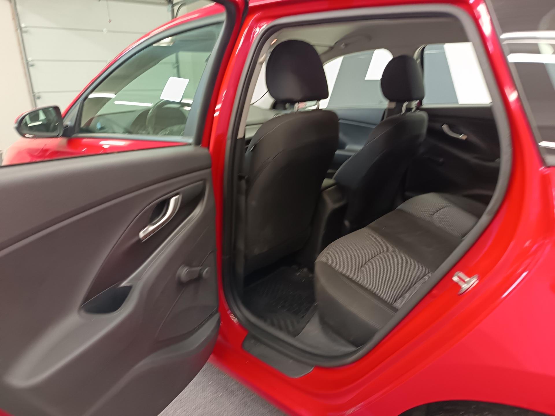 HYUNDAI i30 2021