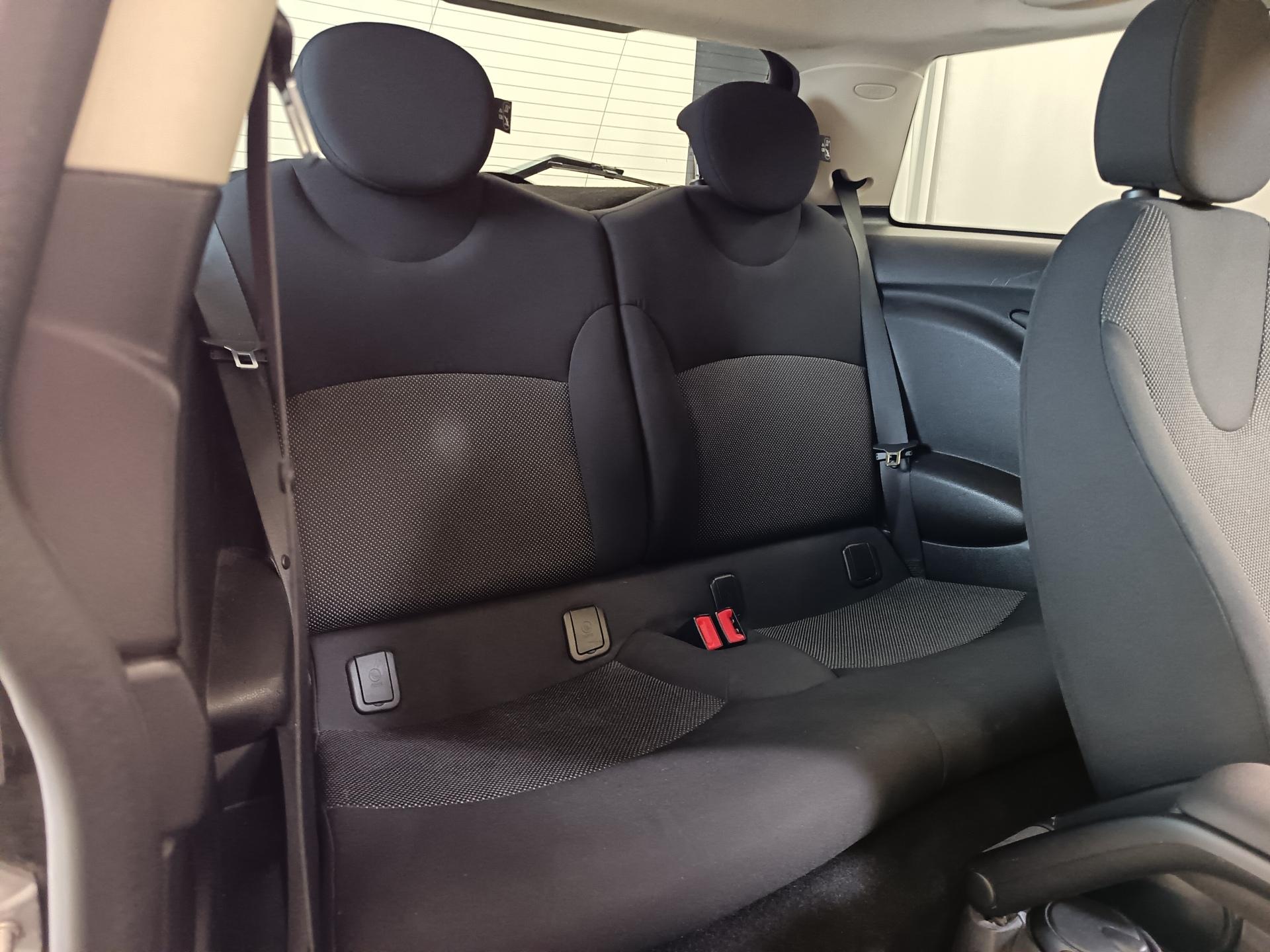 MINI Cooper 2010