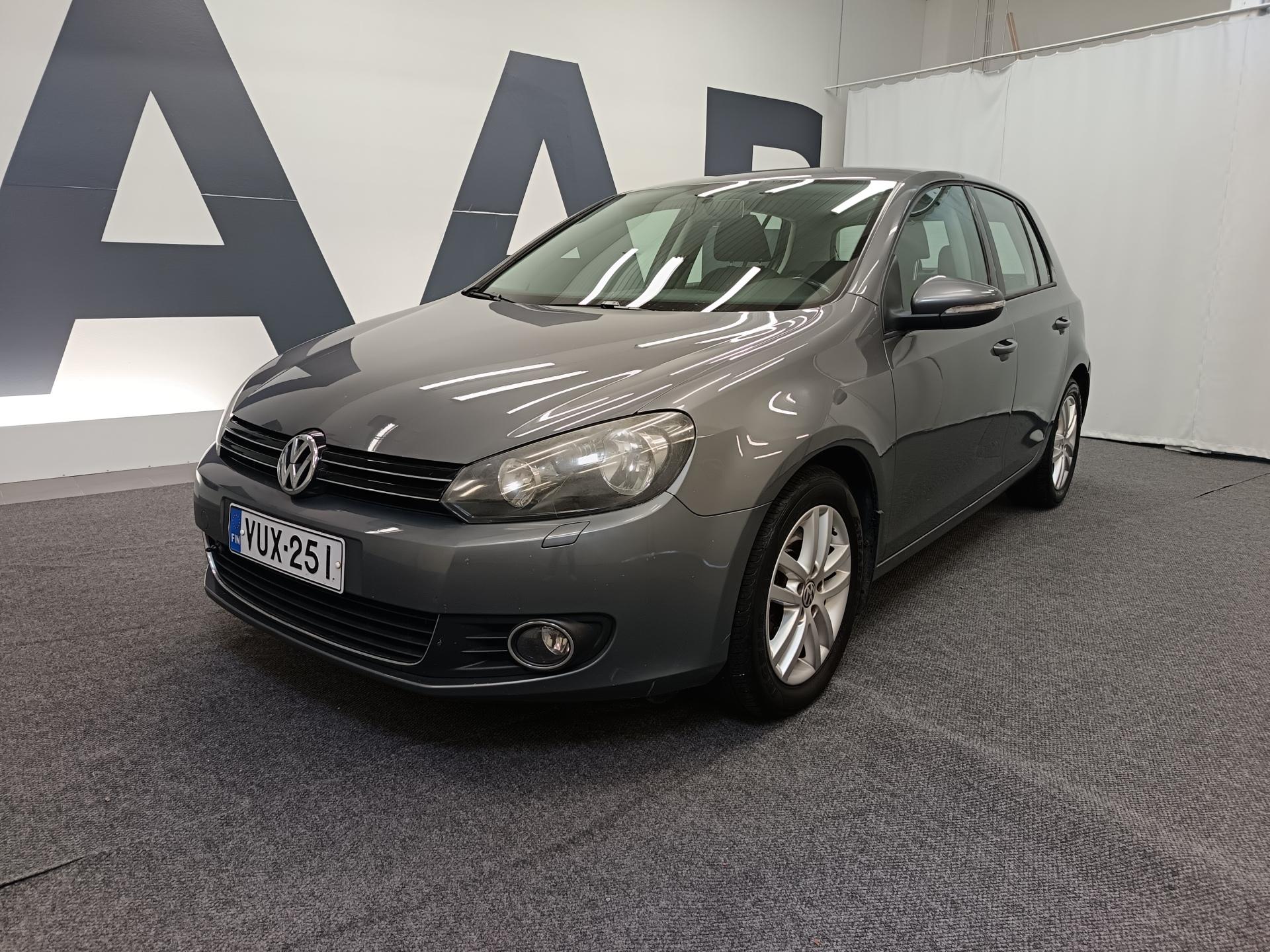 VOLKSWAGEN Golf 2012