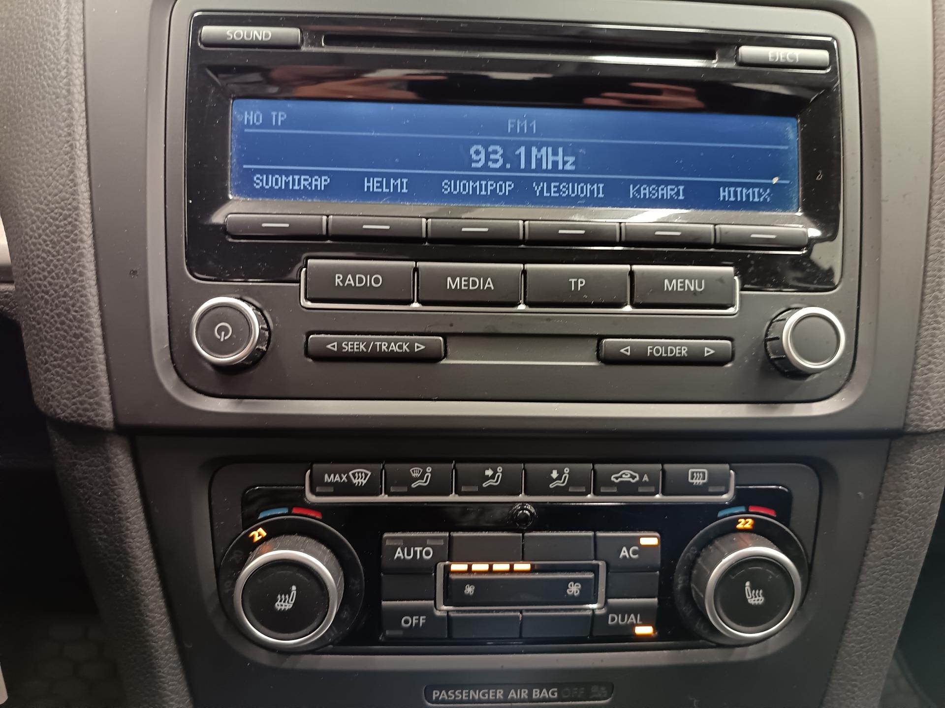 VOLKSWAGEN Golf 2012