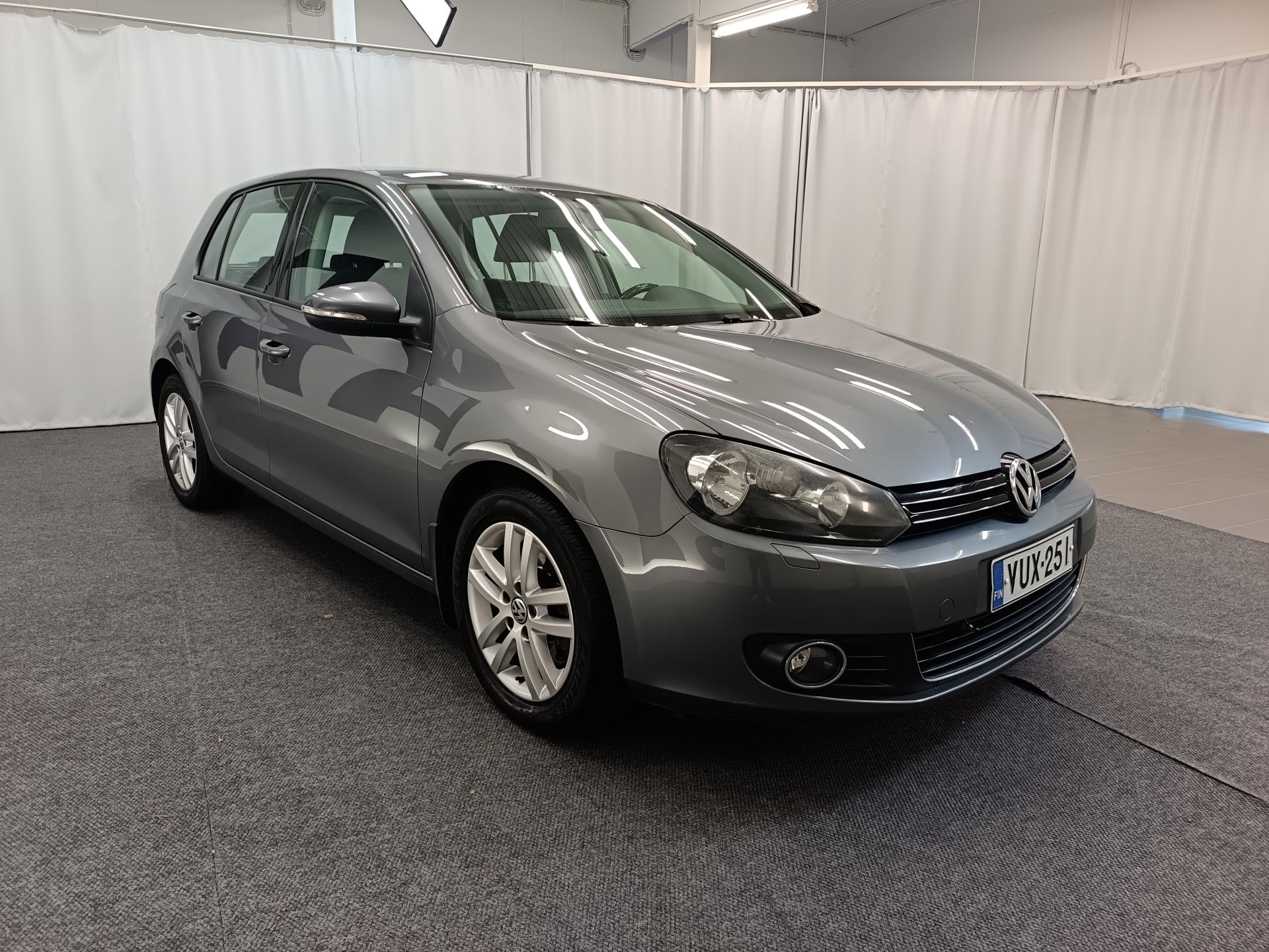 VOLKSWAGEN Golf 2012