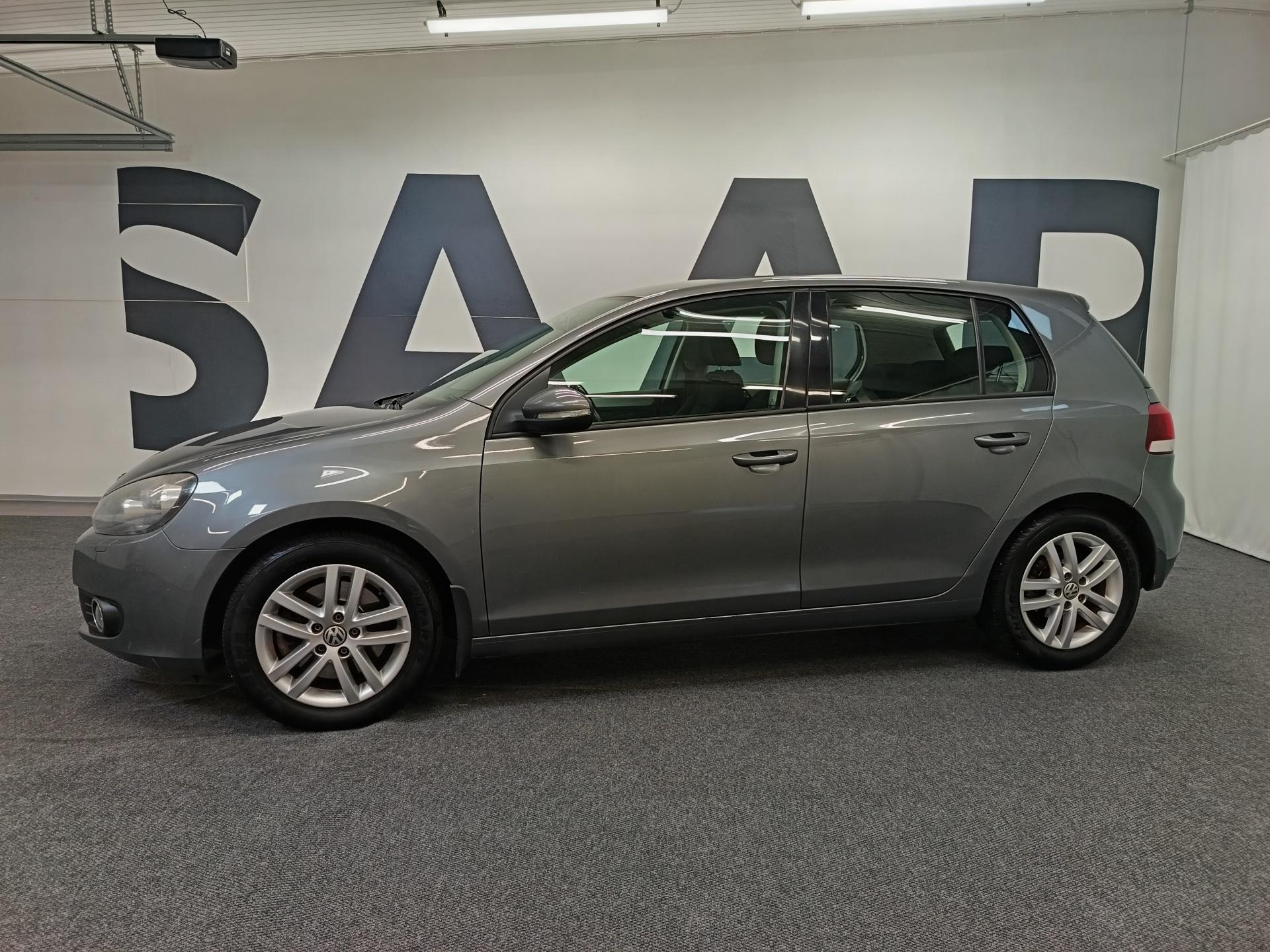 VOLKSWAGEN Golf 2012