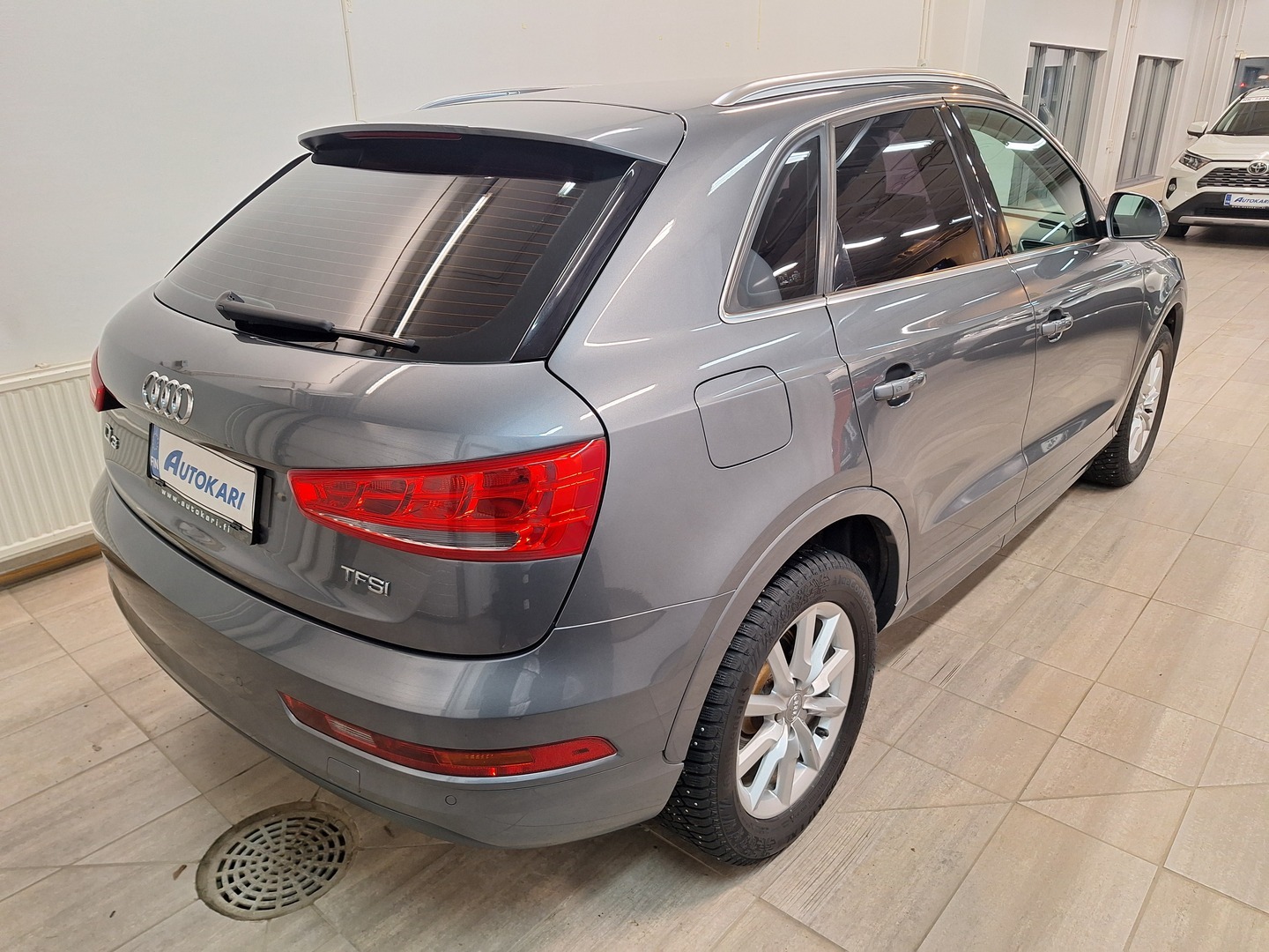 AUDI Q3 4