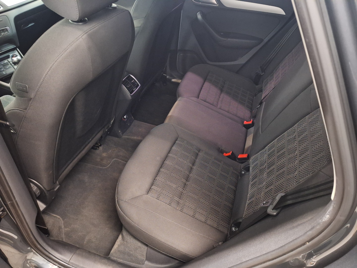 AUDI Q3 7