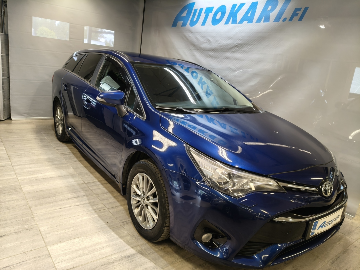 TOYOTA Avensis 1