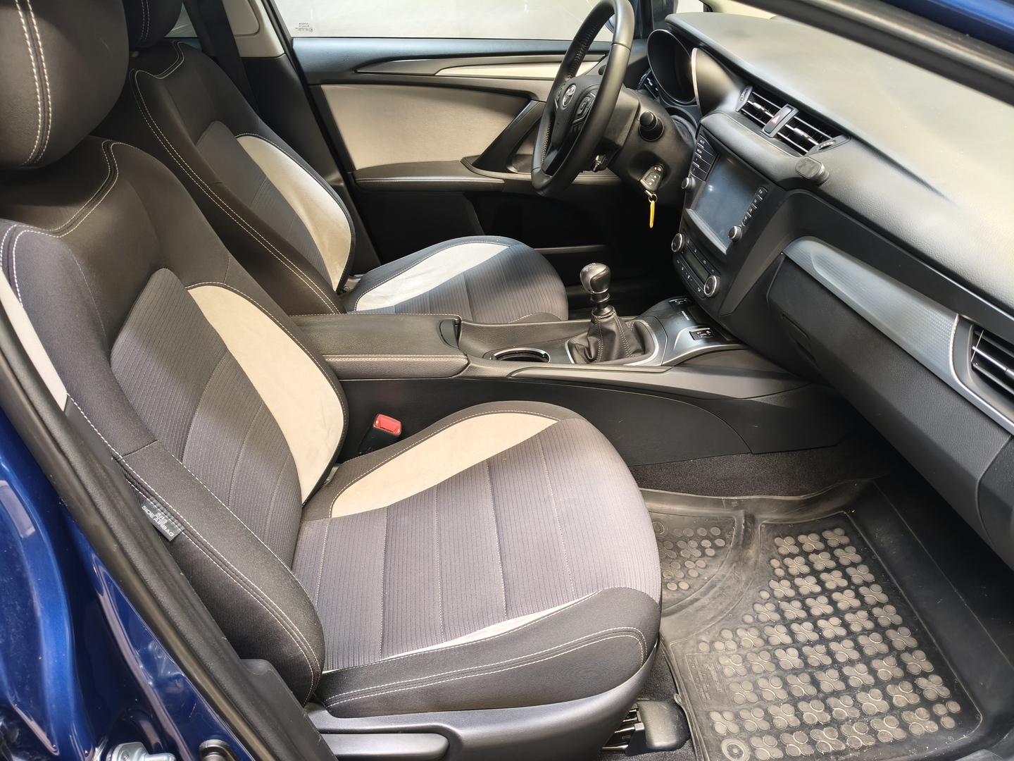 TOYOTA Avensis 12