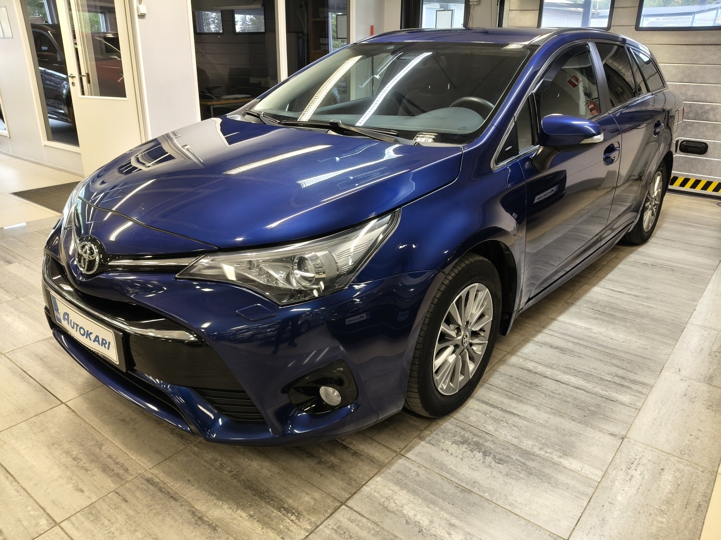 TOYOTA Avensis 3