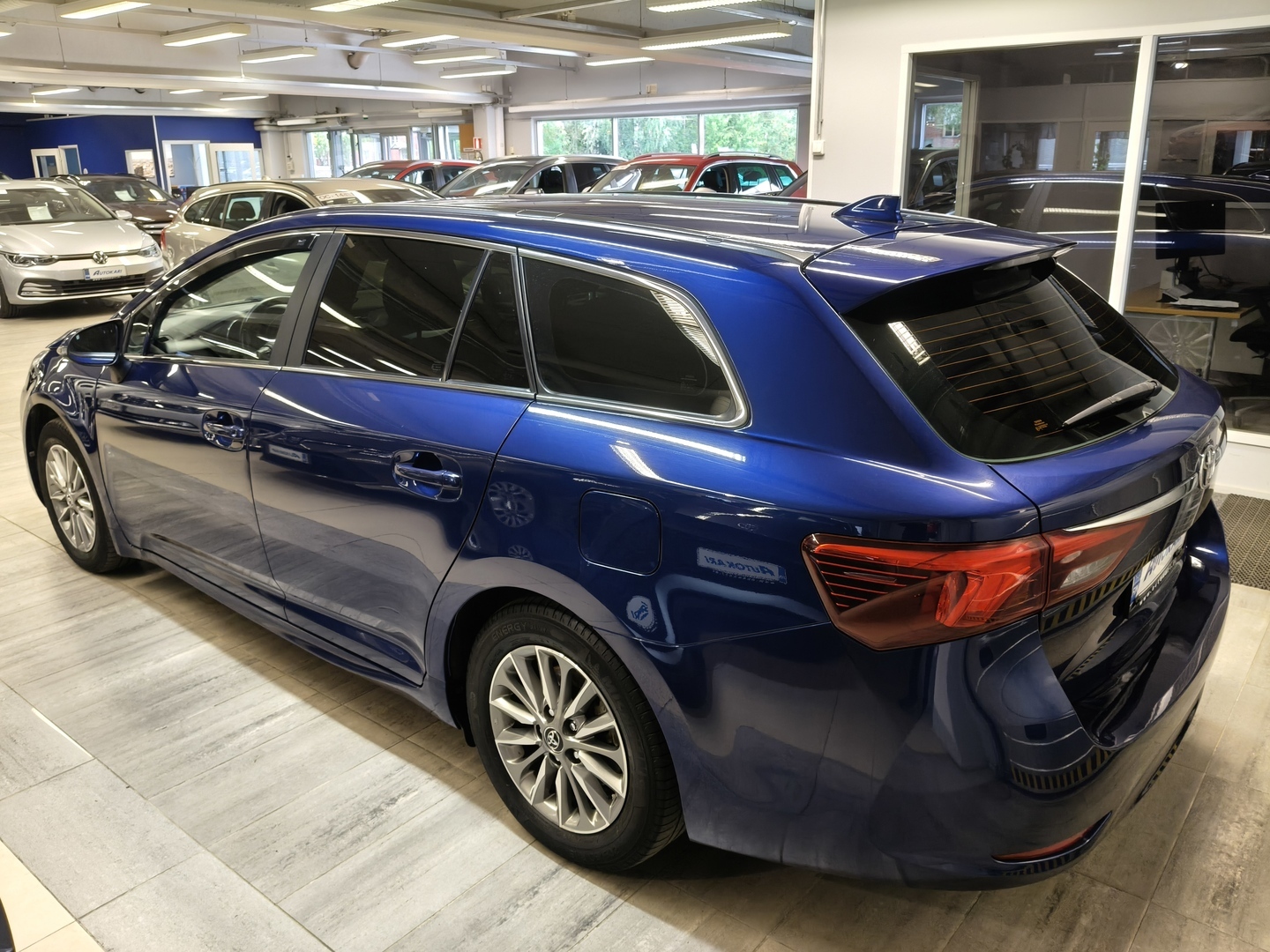 TOYOTA Avensis 4