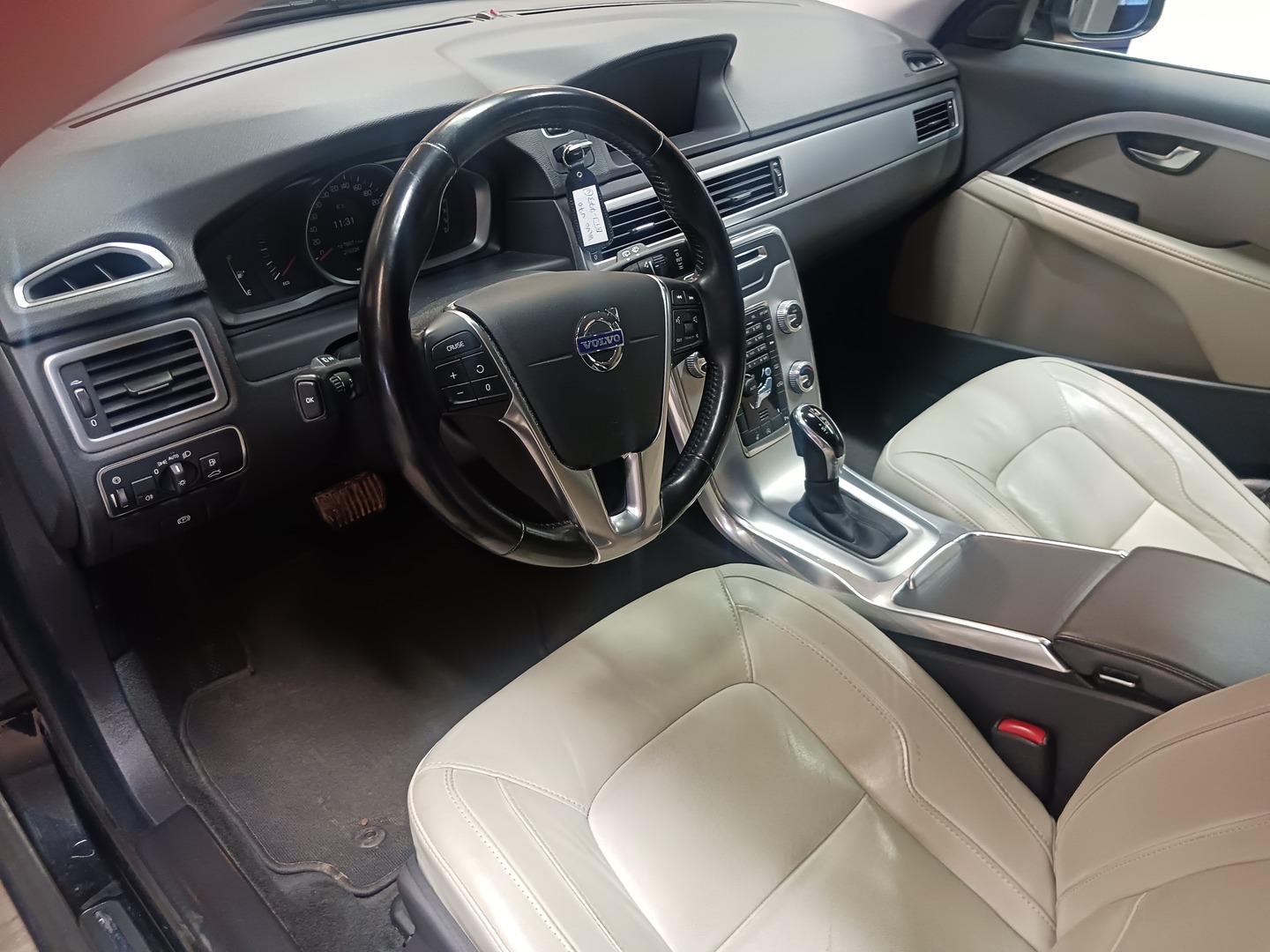 VOLVO V70 10