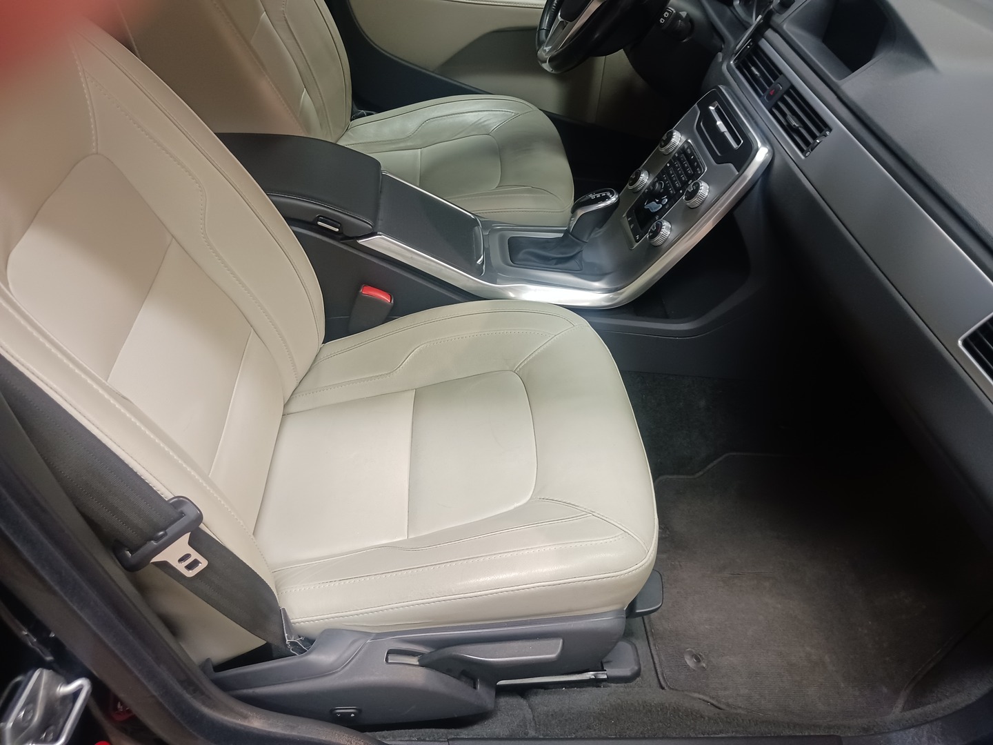 VOLVO V70 14