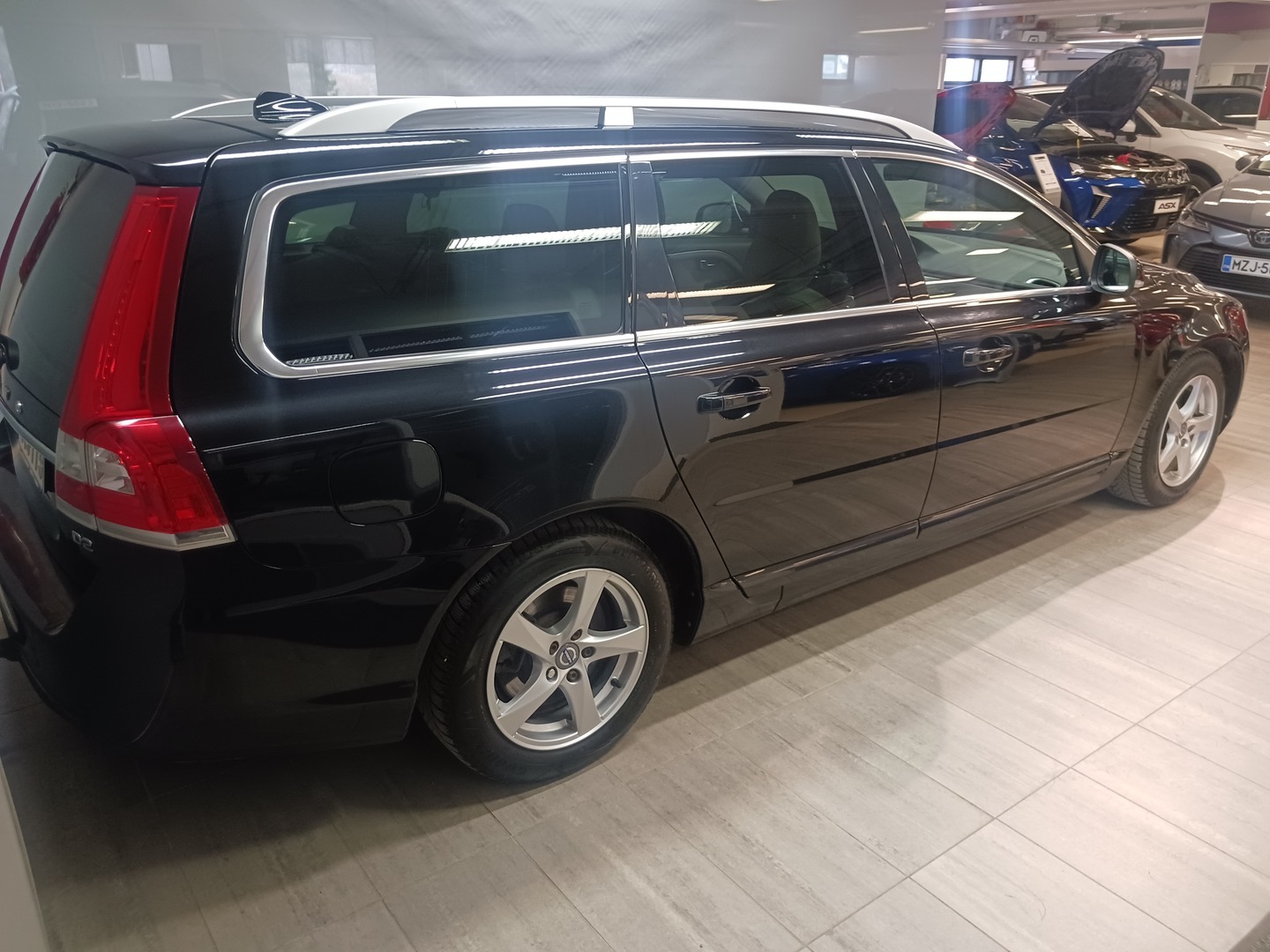 VOLVO V70 6