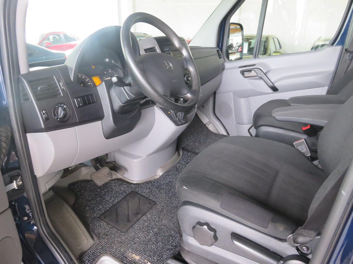 MERCEDES-BENZ Sprinter 4